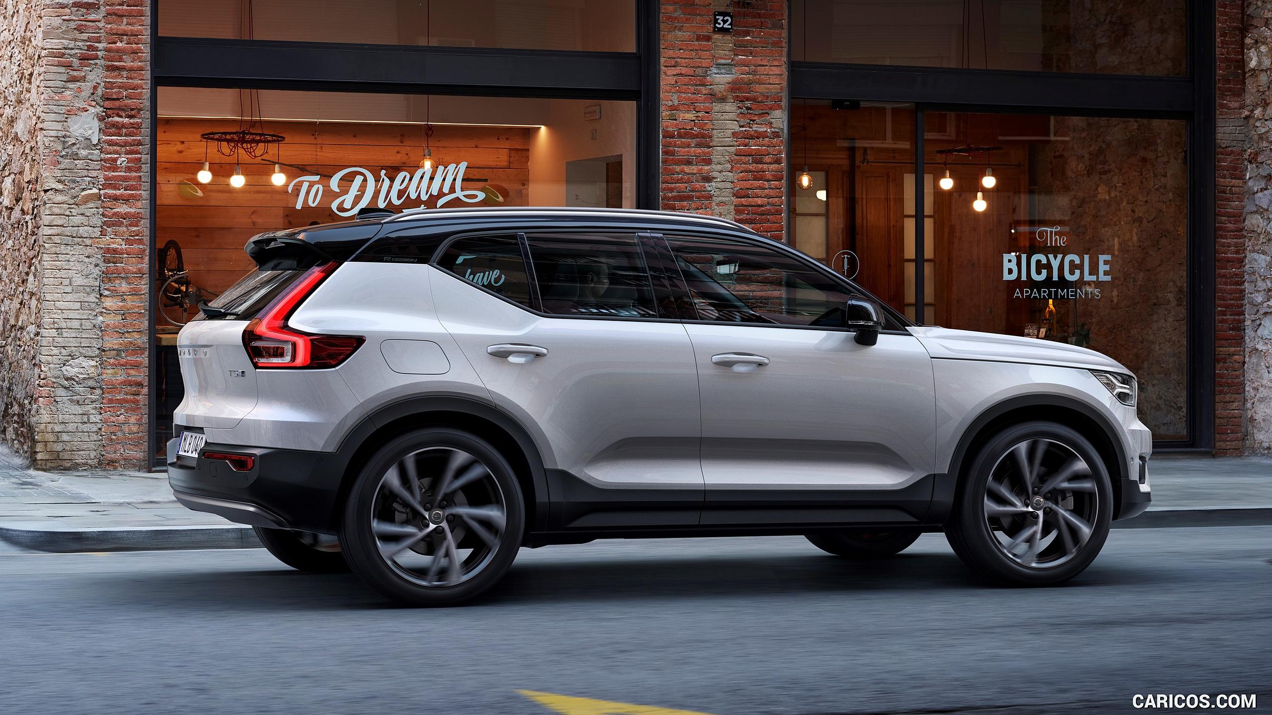 2560x1440 Volvo XC40