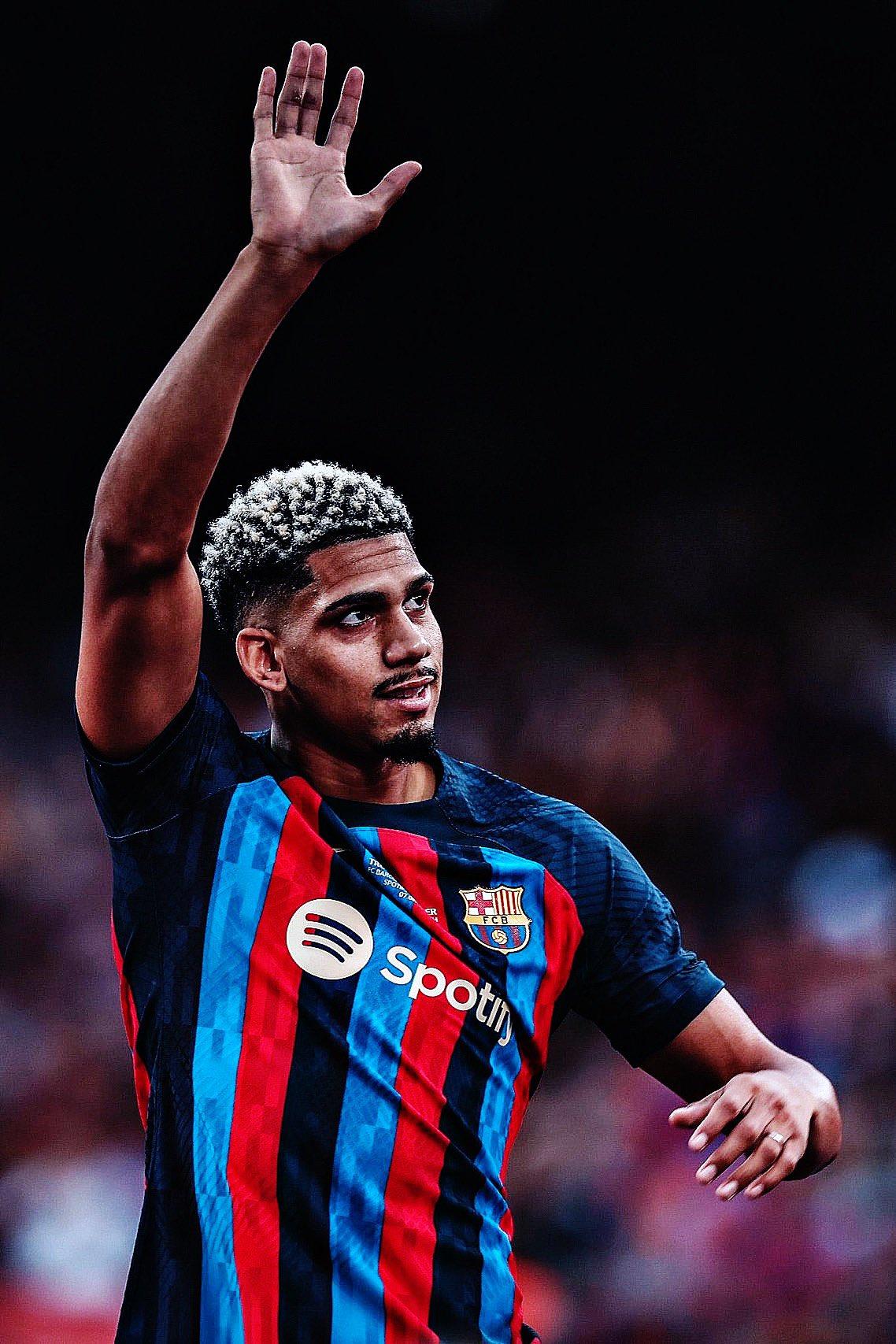 1138x1707 Ronald Araujo will play his 100th match