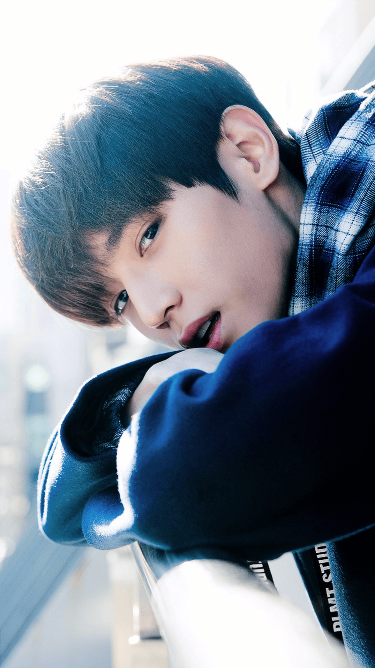750x1334 Taeyong NCT Wallpaper