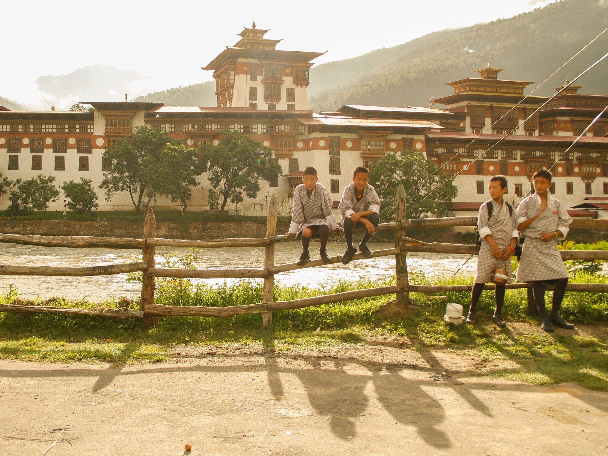 2048x1536 Beautiful Image of Bhutan, the World's Happiest Countryé