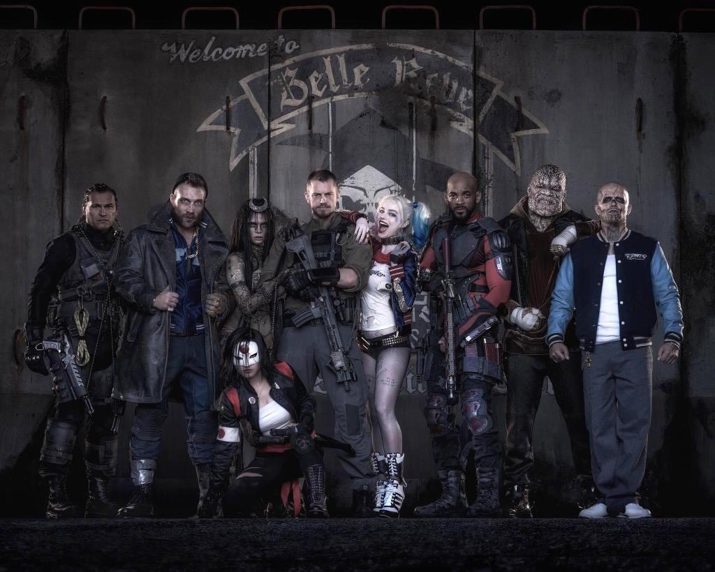1024x820 Suicide Squad Cast Photo Margot Robbie as Harley Quinn Pics