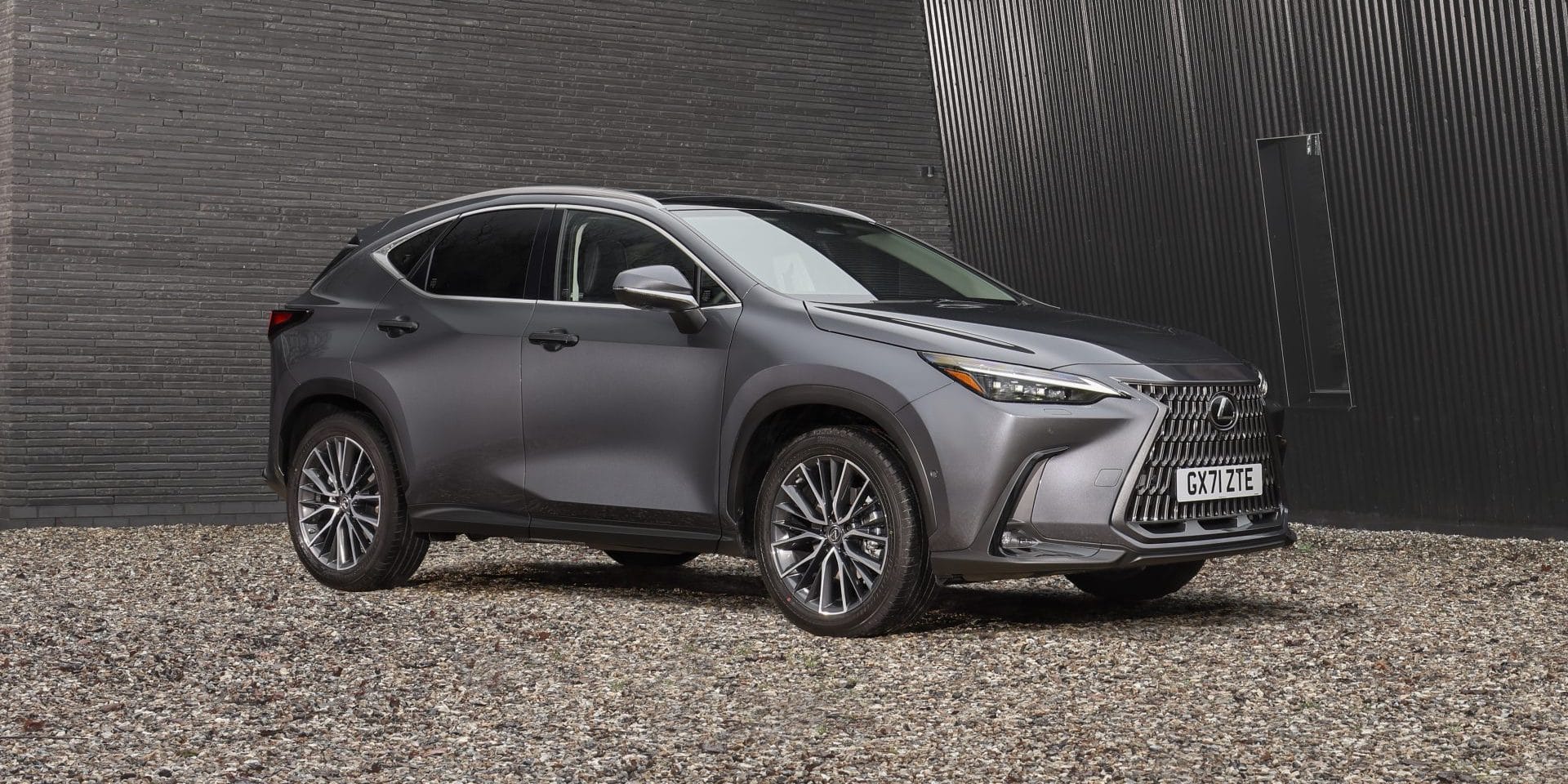 1920x960 Lexus NX (2022). Expert