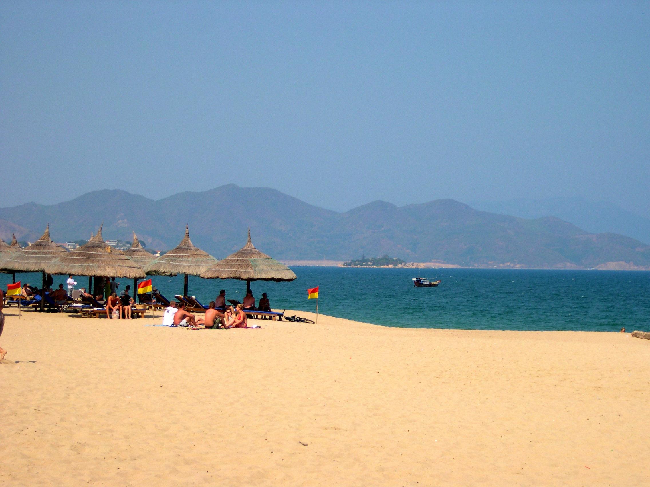 2272x1704 Nha Trang Beach