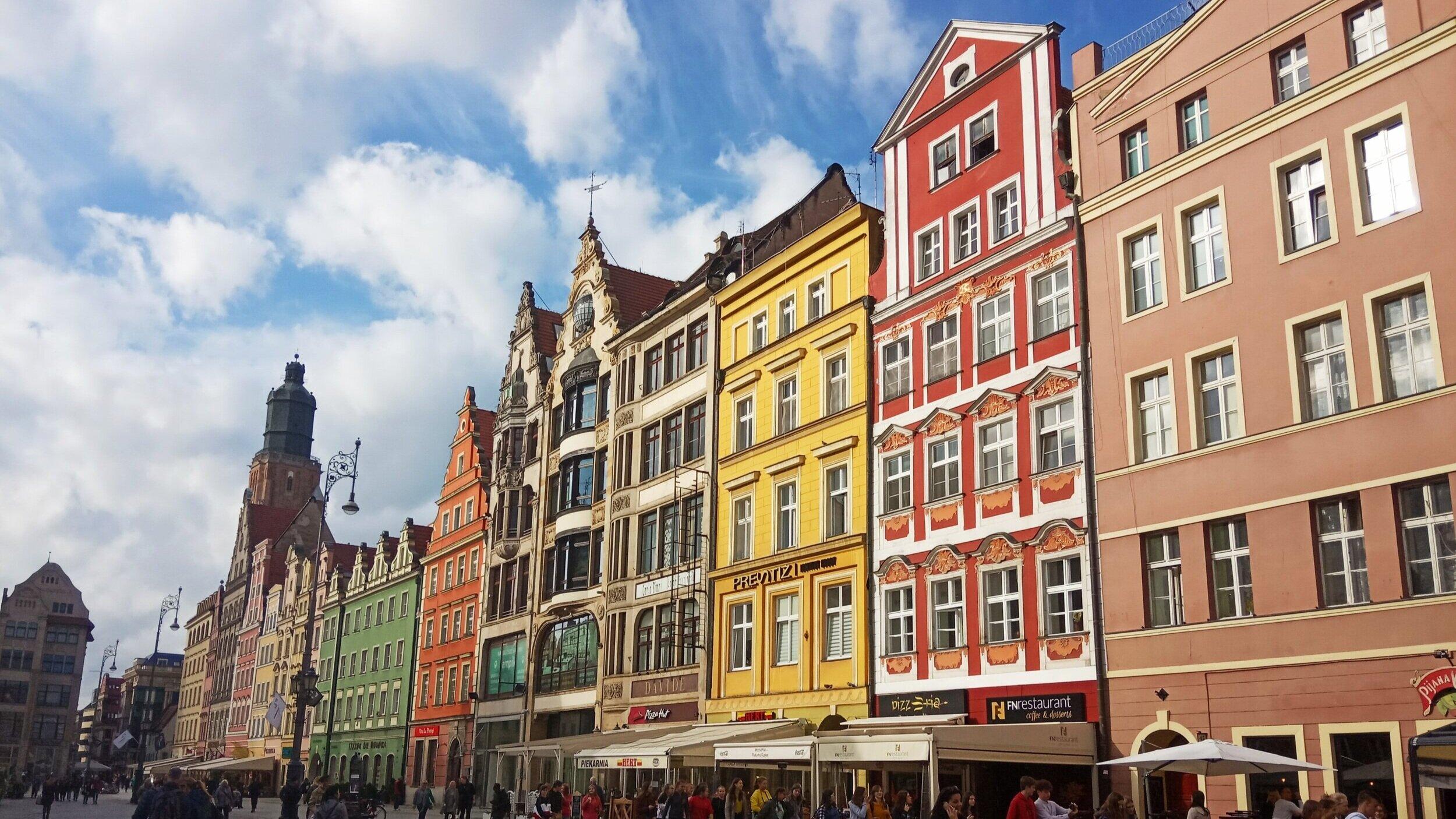 2500x1406 Poland Beautiful Vibrant City