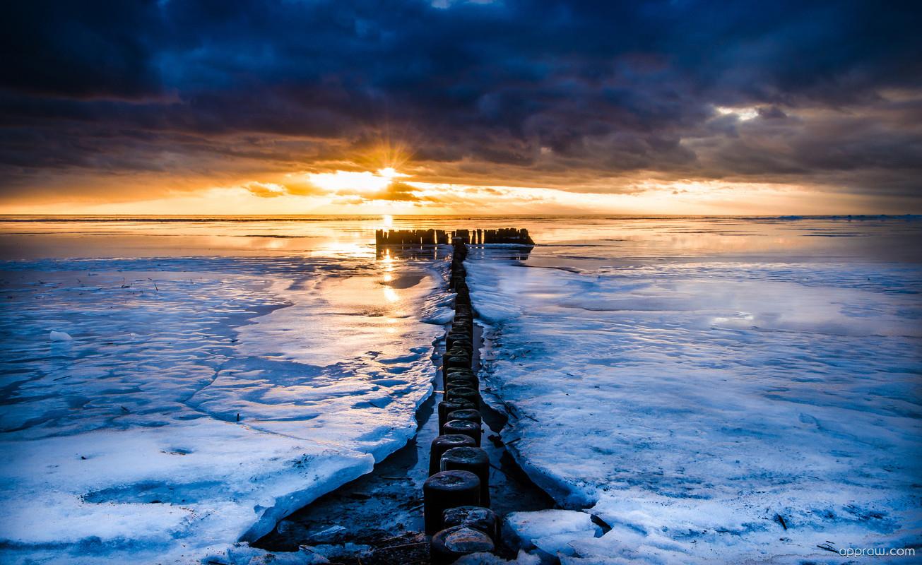 1305x800 North Sea Wallpaper download HD