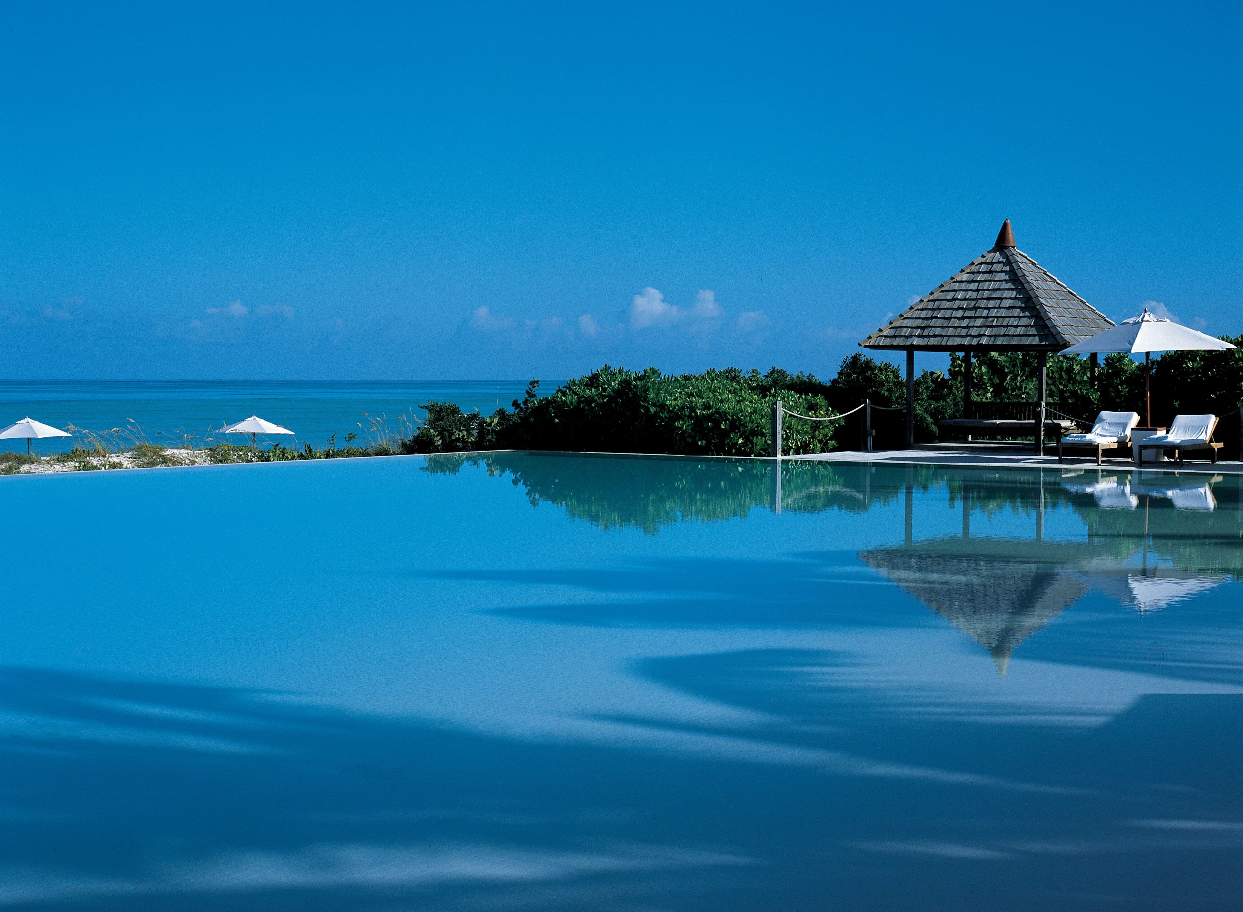 Perfect island. Парадайз Айленд Мальдивы. Острова Теркс и Кайкос. Парадиз остров Карибского моря. Красивые курортные места.