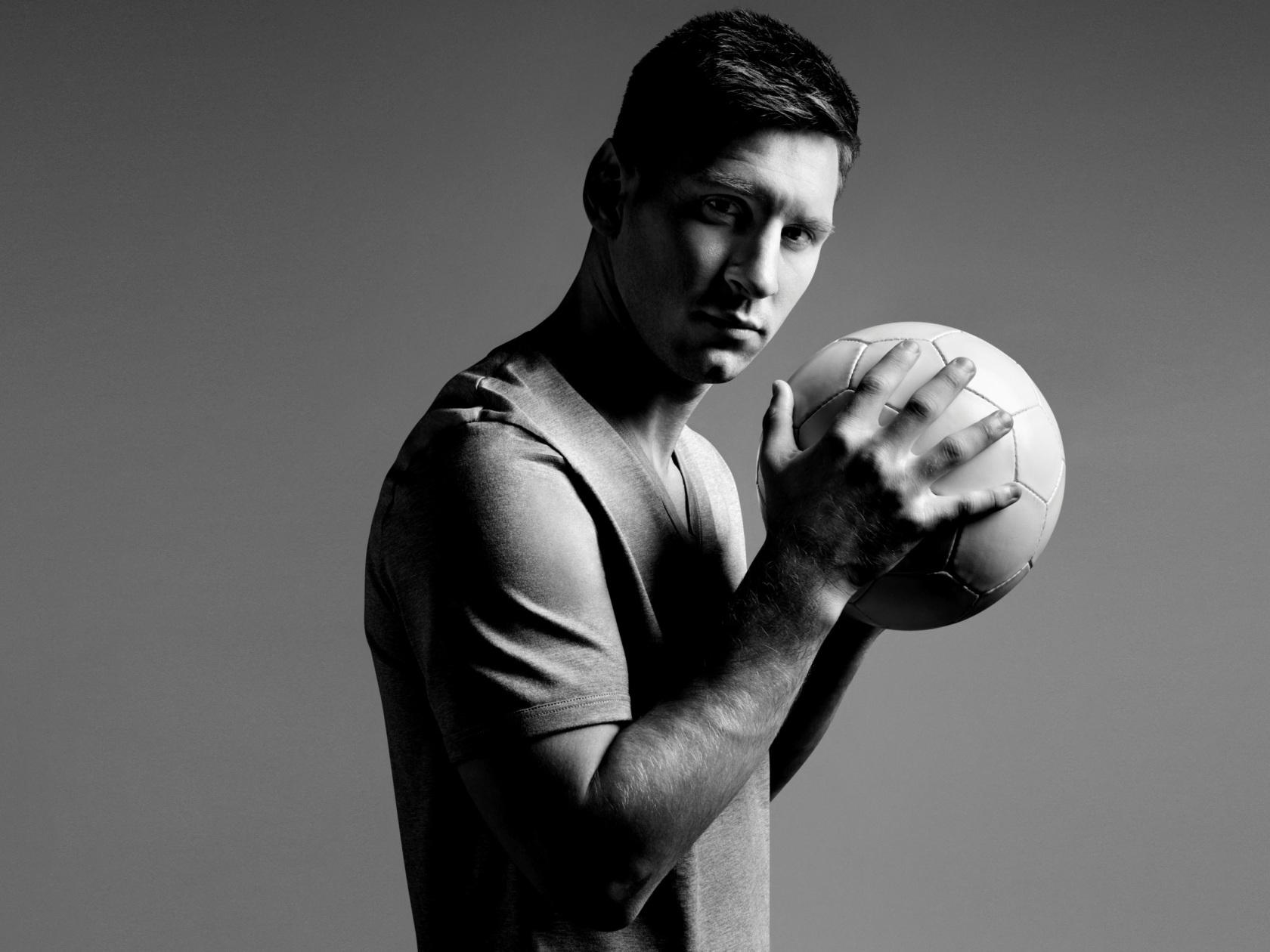 1680x1260 Wallpaper 4k Lionel Messi Football
