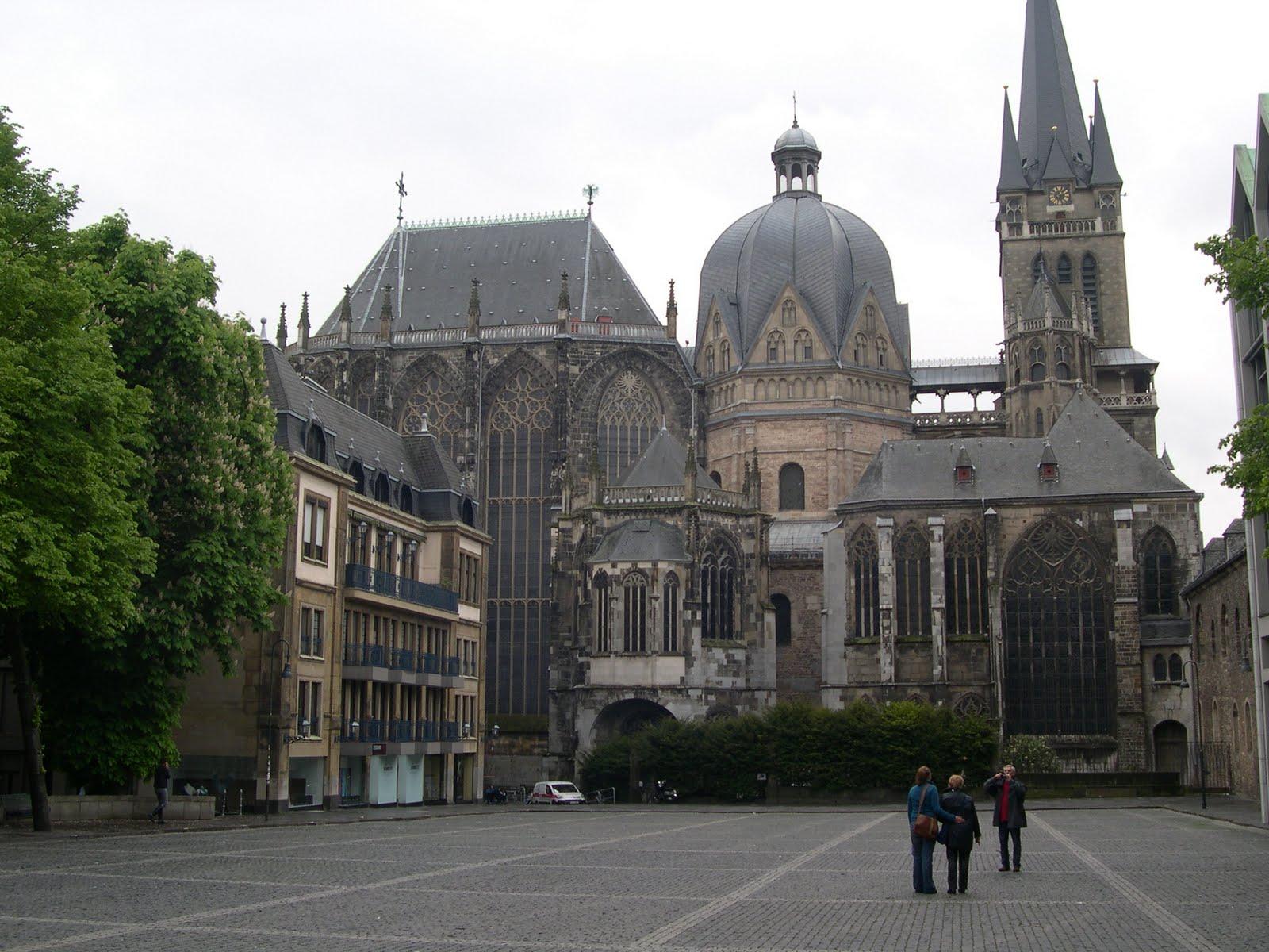 1600x1200 Aachen Wallpaper