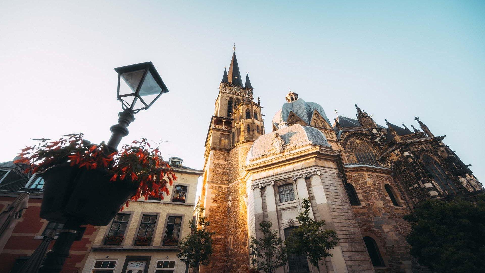 1920x1080 City trip in NRW: Aachen