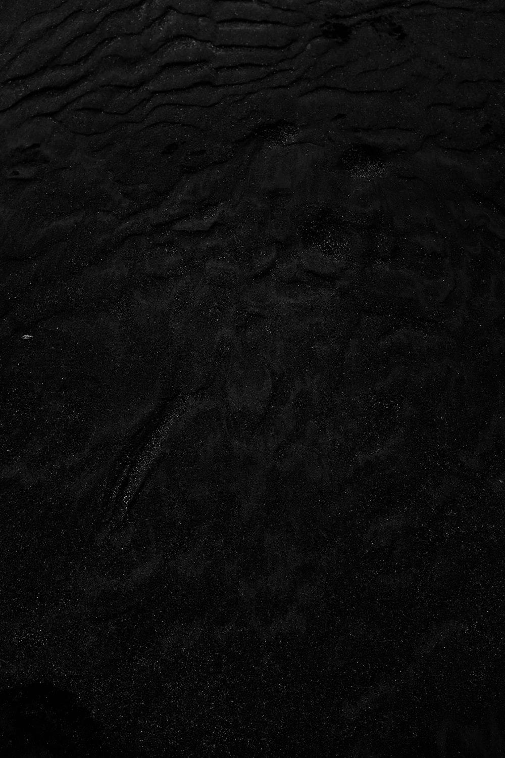 1000x1500 Black Background Image: Download