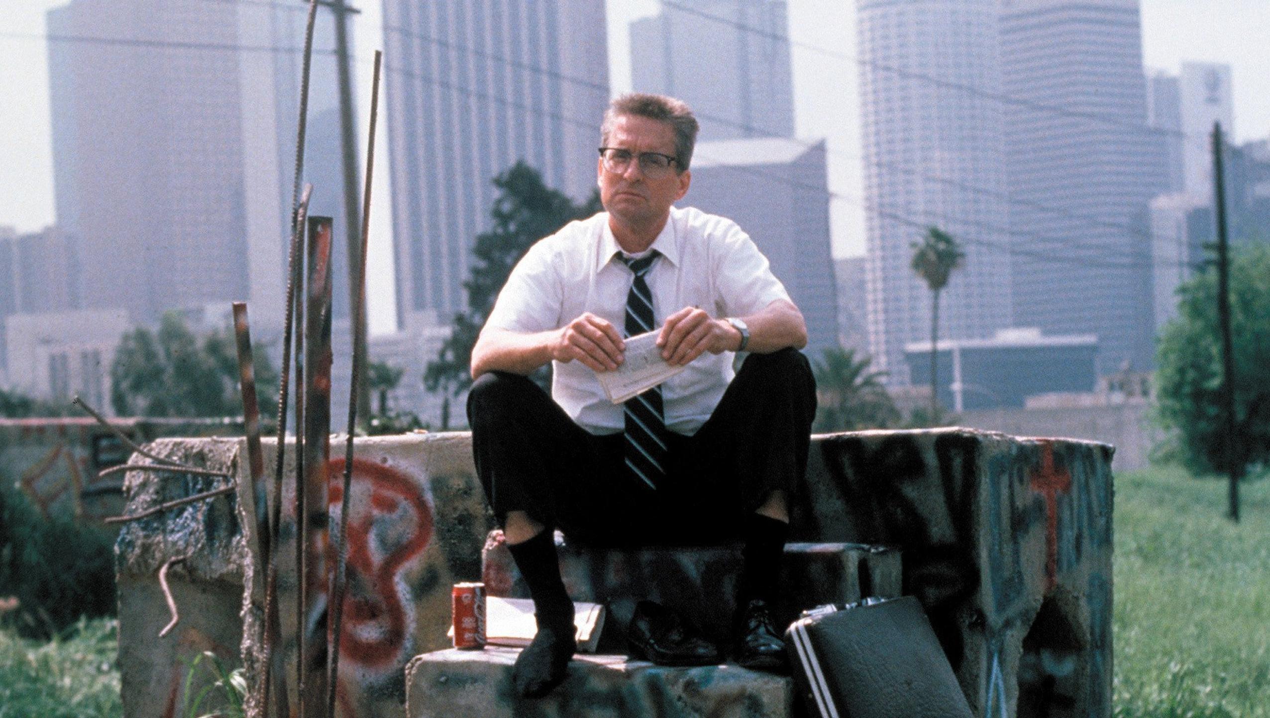 2552x1442 Falling Down Wallpaper