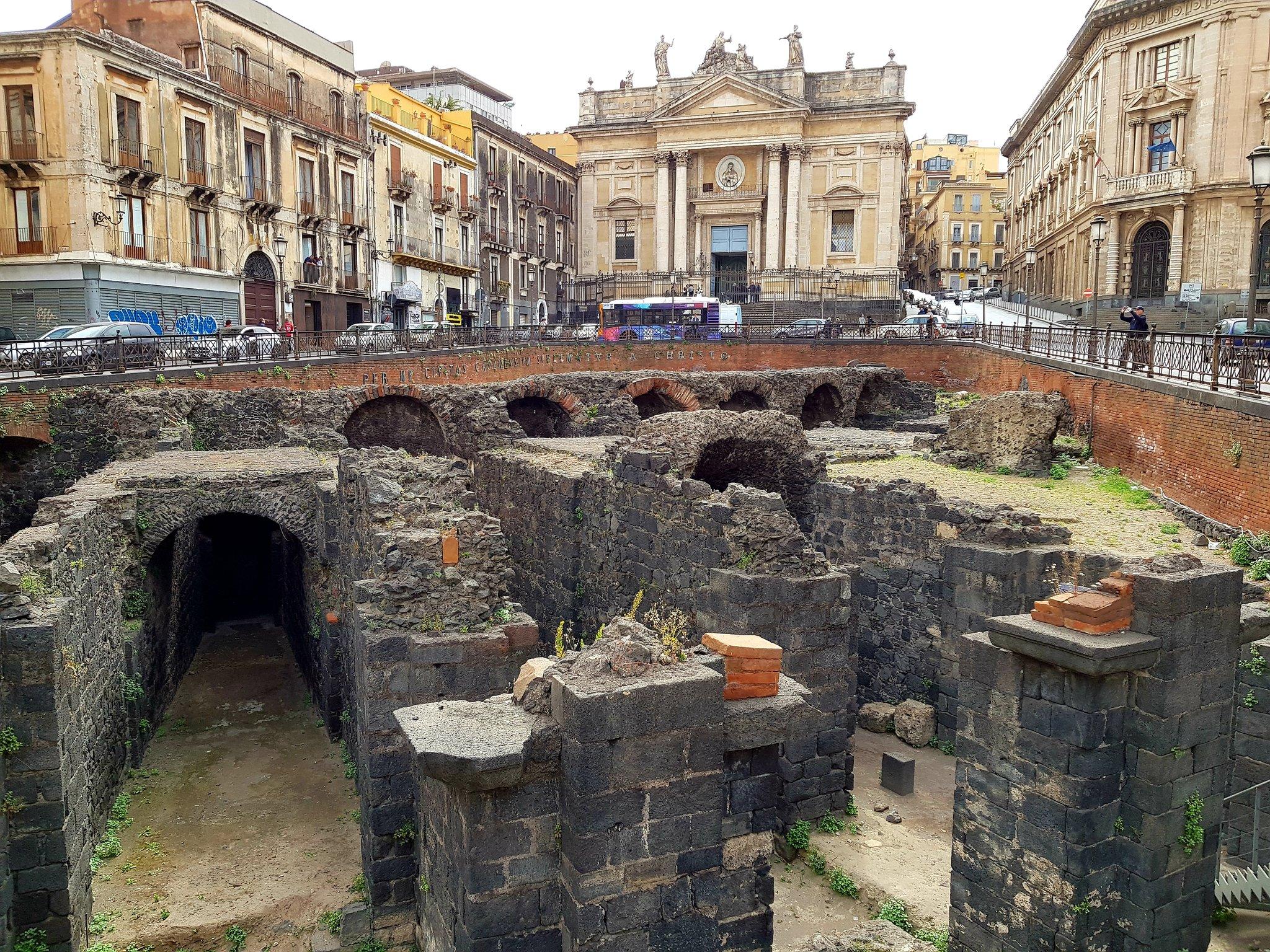 2048x1536 Catania amphitheatre