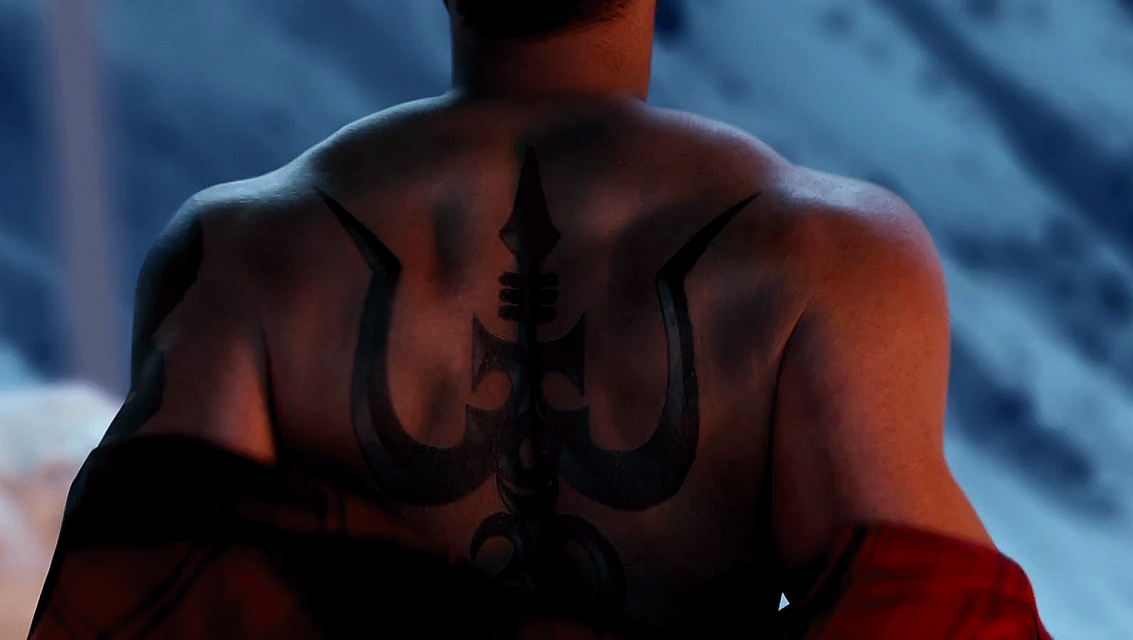 1590x898 Ajay Devgn Shirtless Shivaay Back
