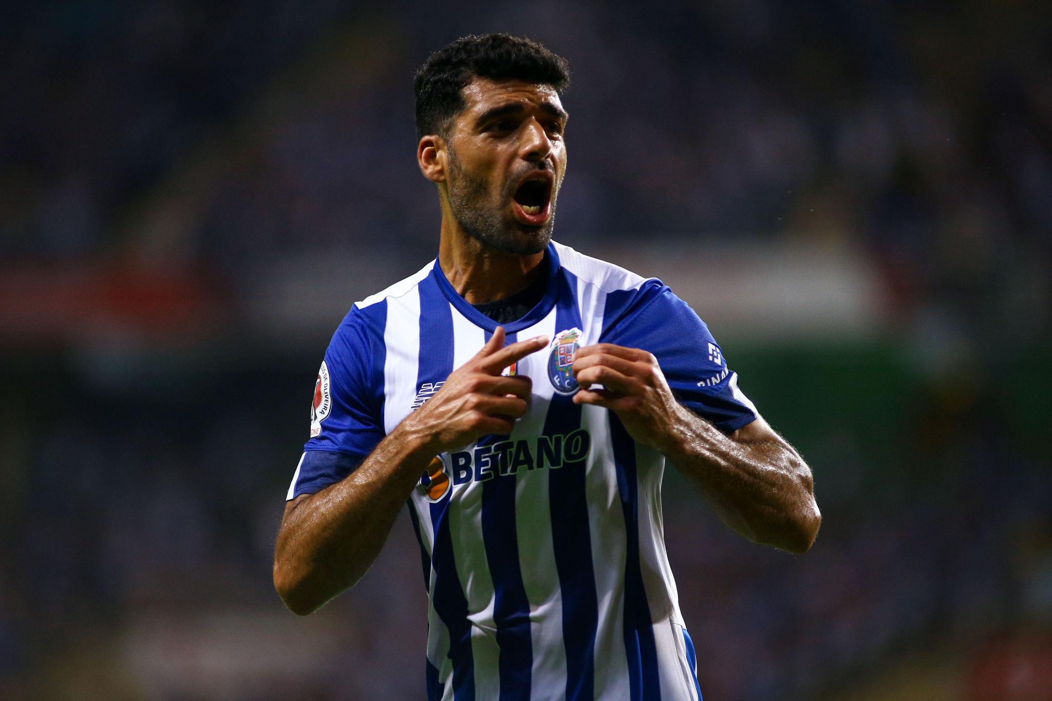 2048x1365 Mehdi Taremi 4k Ultra HD Wallpaper