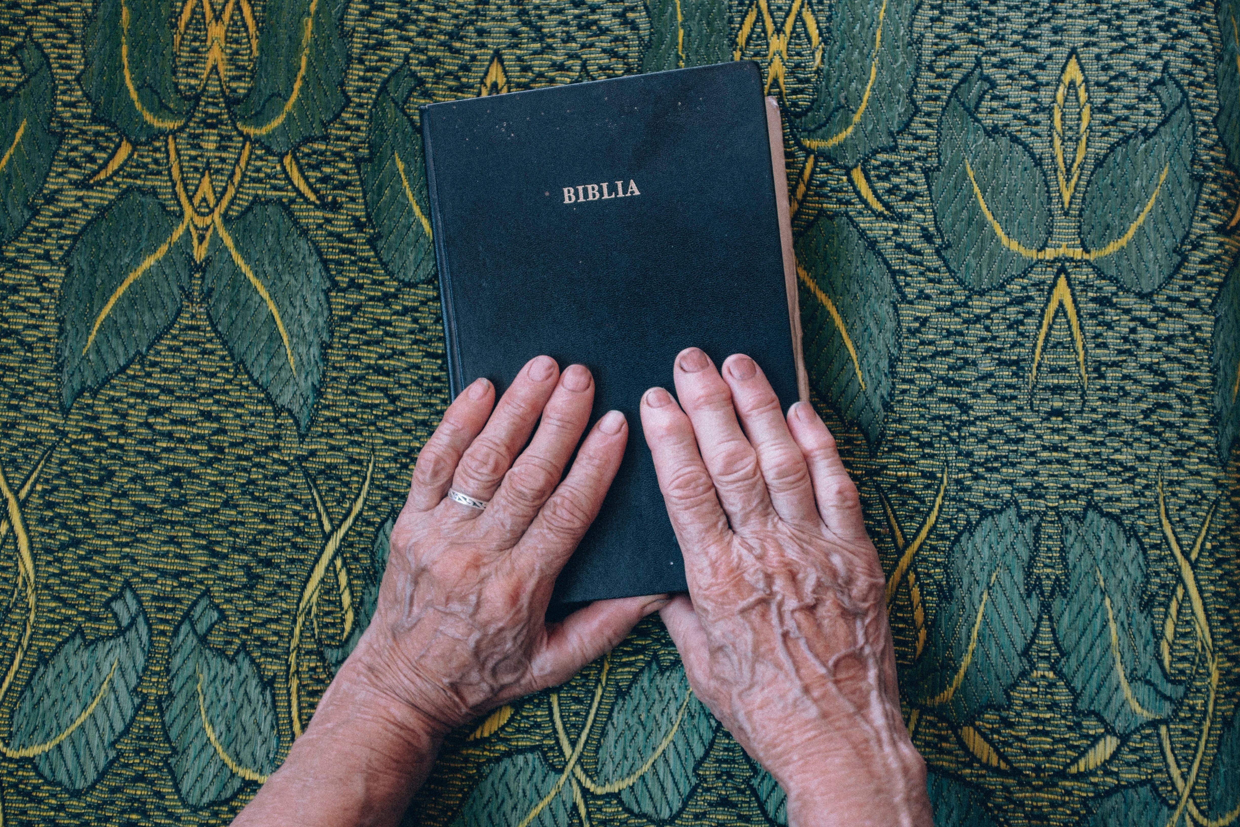 4896x3264 4896x3264 bible, fabric, finger