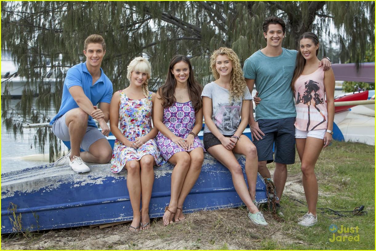 1222x817 Mako Mermaids' Season Two Premieres