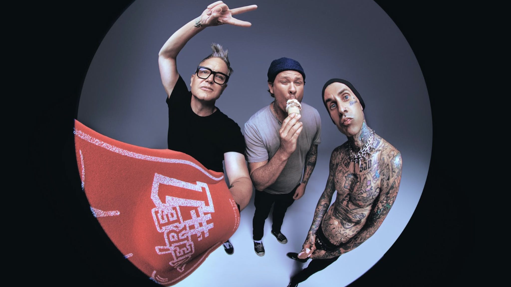 2048x1152 Tom DeLonge Rejoins Blink 182; Band