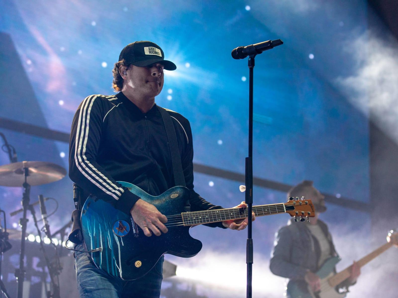 1600x1200 Tom DeLonge and Mark Hoppus have been