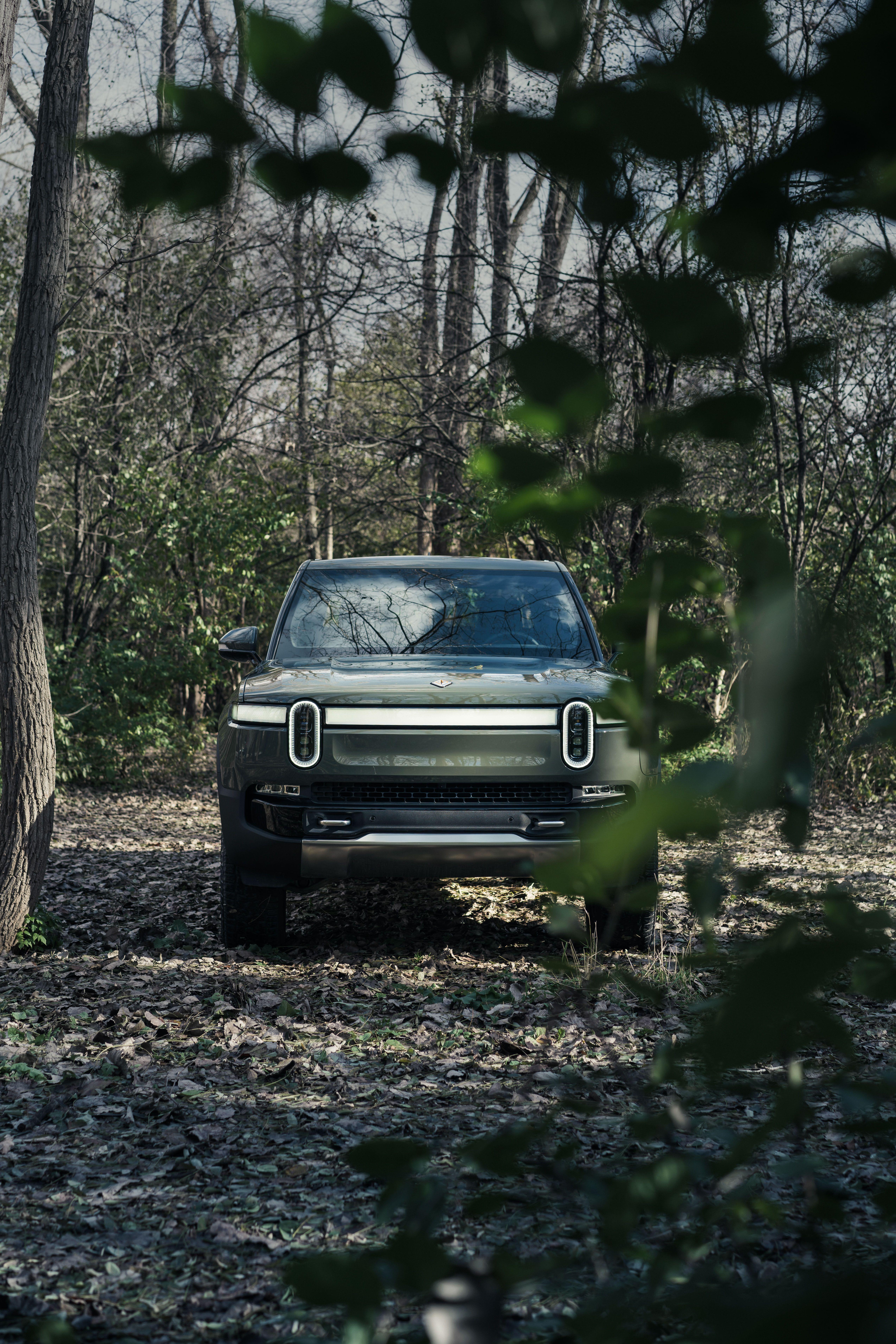 5094x7641 Rivian R1T Wallpaper