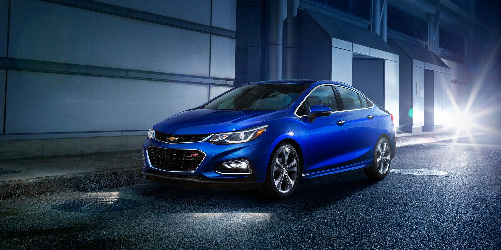 2000x1000 Chevrolet Cruze 4k HD