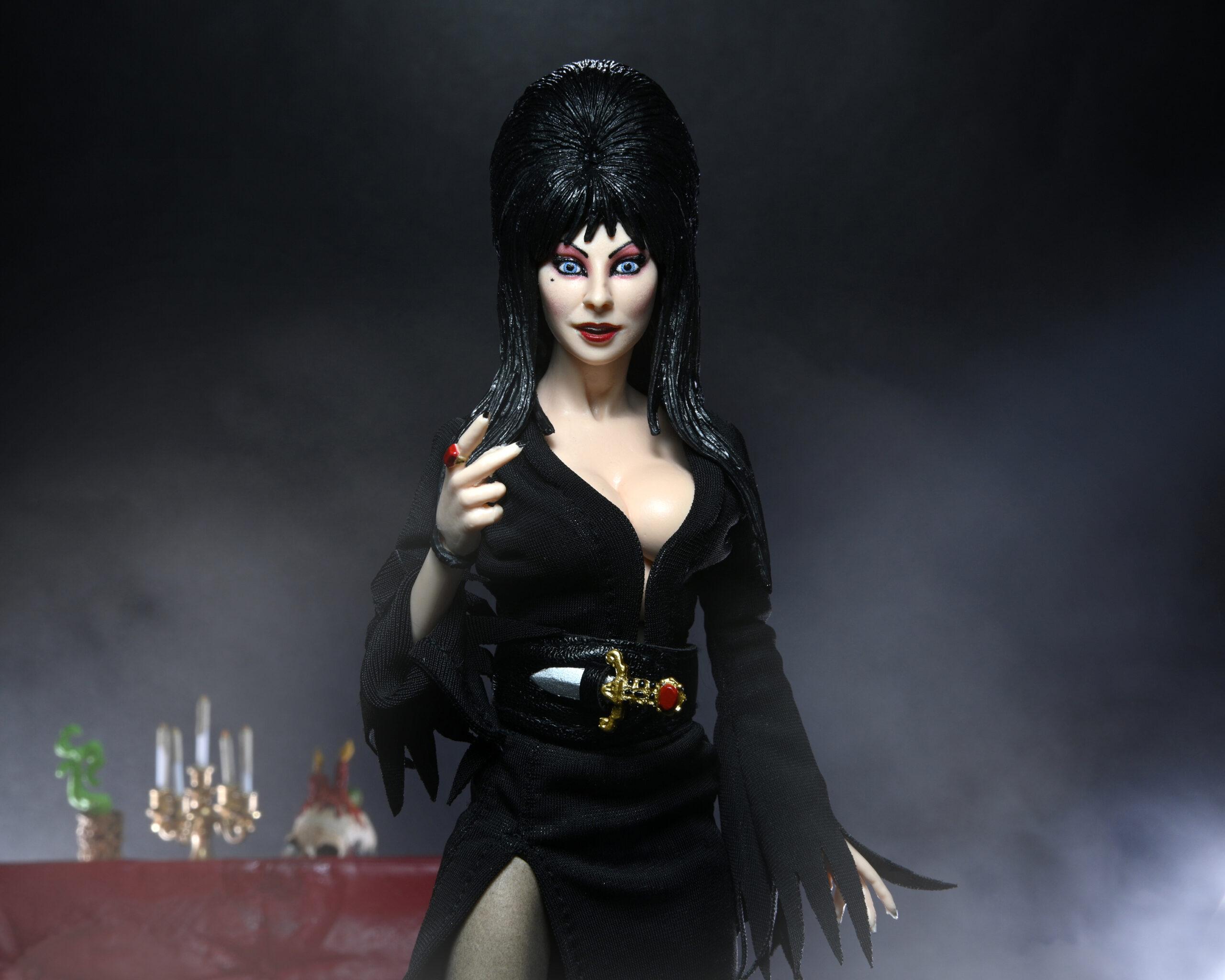 2560x2048 Elvira, Mistress of the Dark