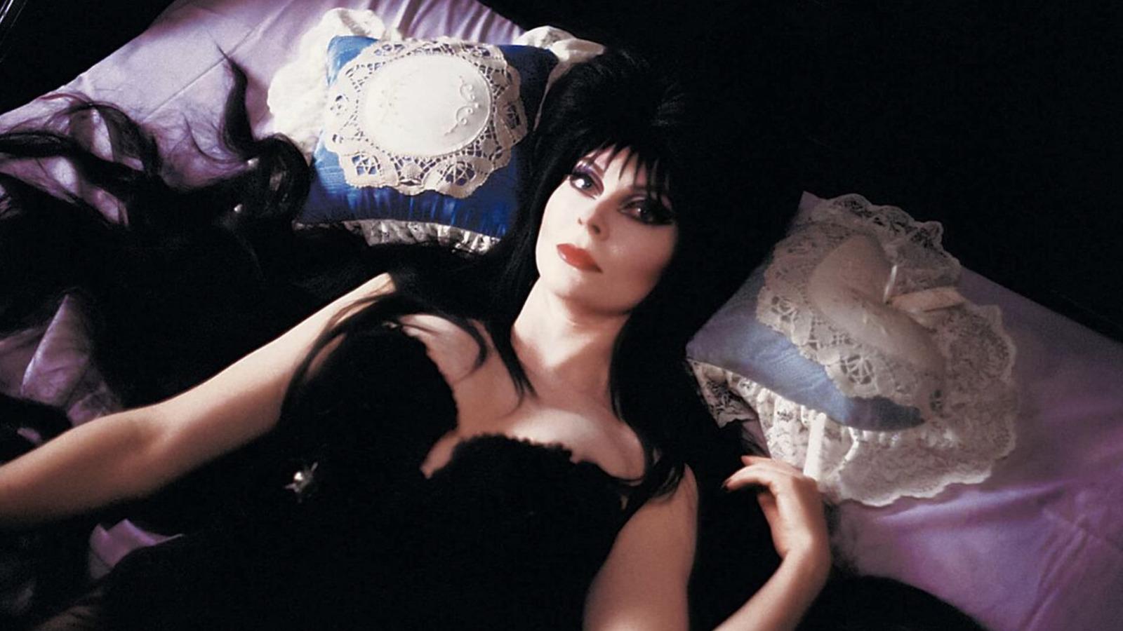 1600x900 Elvira Once Planned To Make An Elvira Goes To Hell Movie