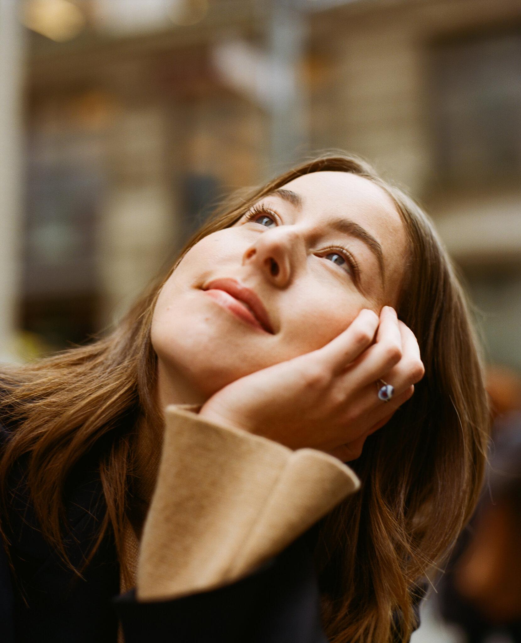 1659x2048 Alana Haim on 'Licorice Pizza, ' Her Surprising Movie Debut