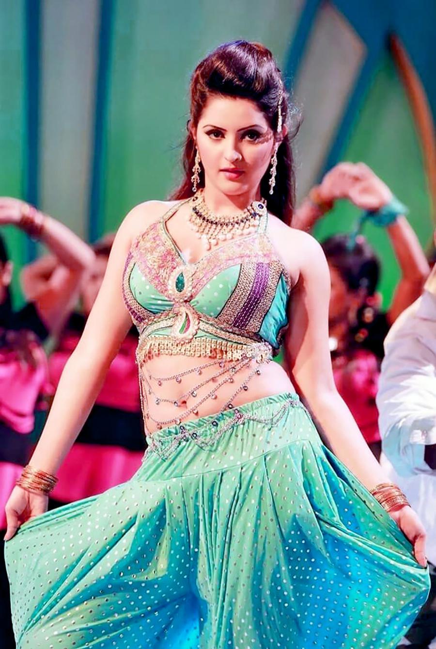 900x1338 Pori Moni's HD Photo and Bio Data Lovely Girls Photo