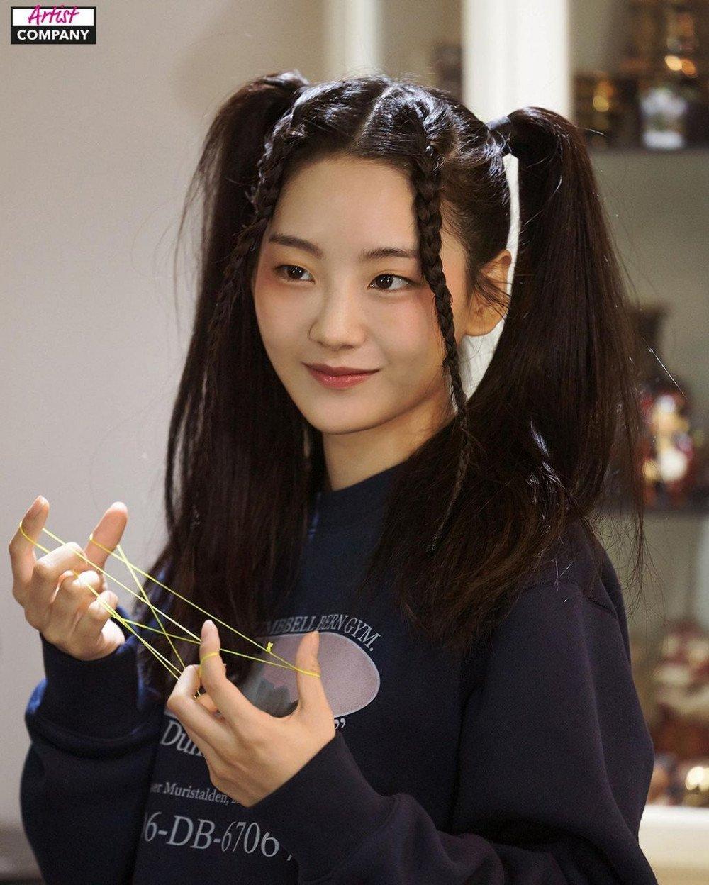 1000x1248 All of Us Are Dead' actress Cho Yi Hyun sheds her top student image and becomes a delinquent in her latest pictorial