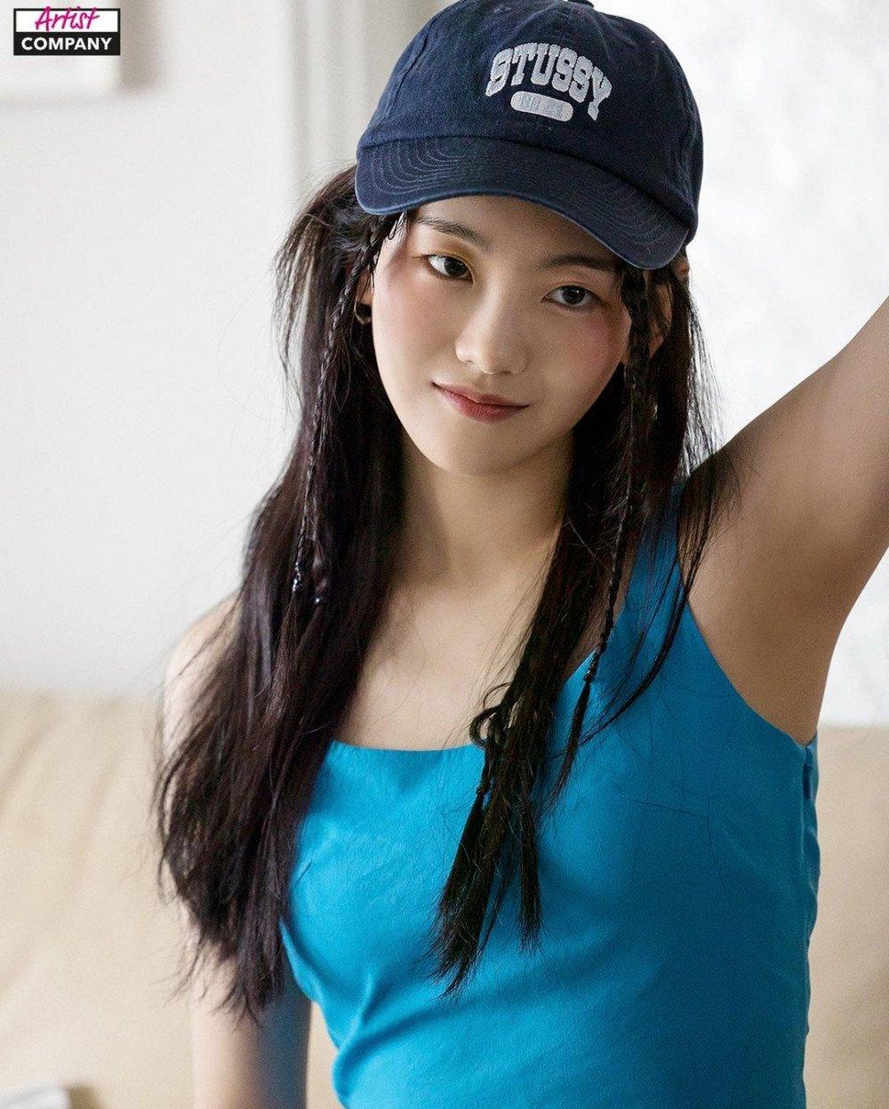 1000x1248 All of Us Are Dead' actress Cho Yi Hyun sheds her top student image and becomes a delinquent in her latest pictorial