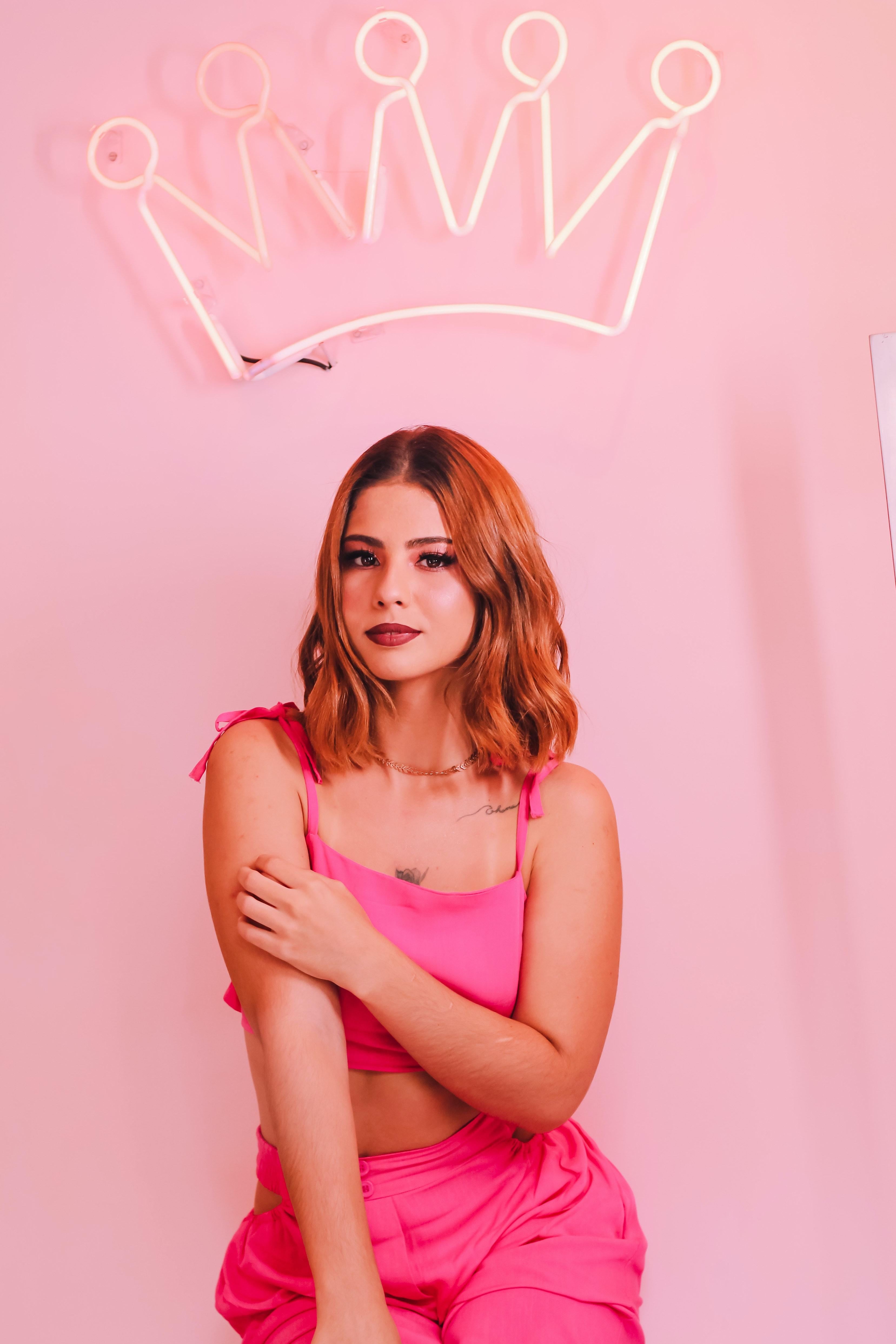 3314x4971 A Pretty Woman Wearing Pink Crop Top · Free