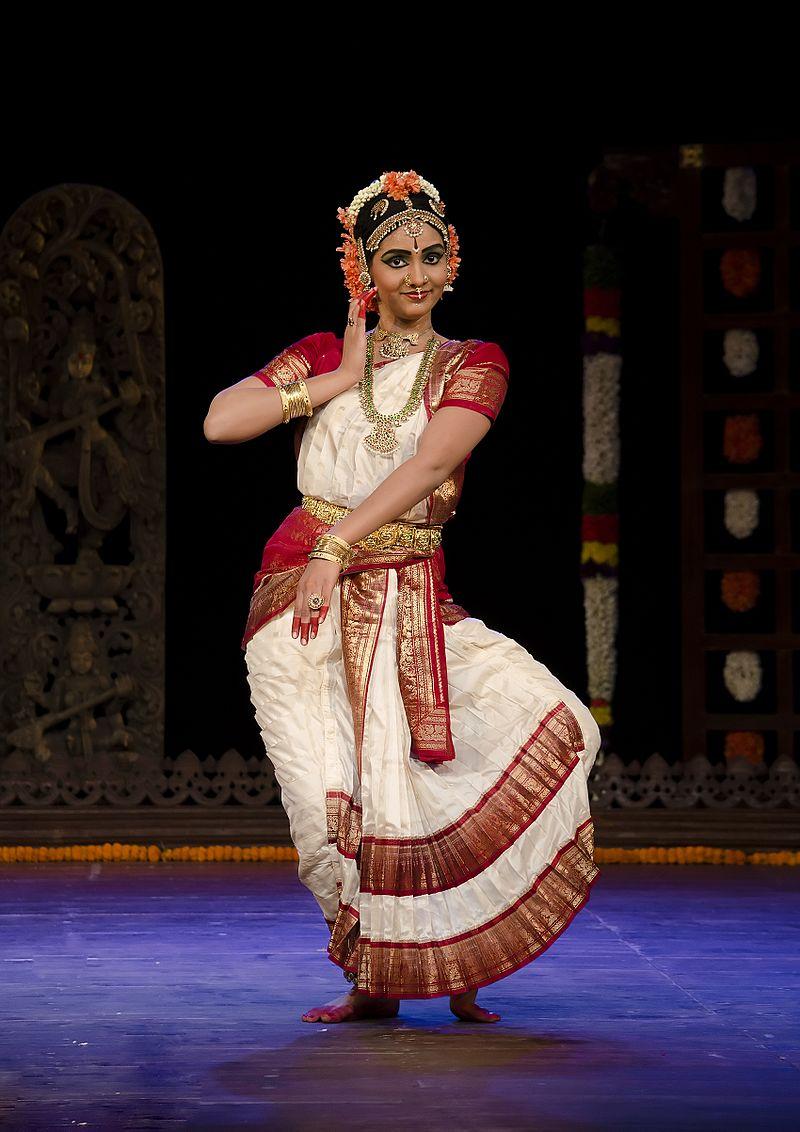 800x1132 Kuchipudi Performer