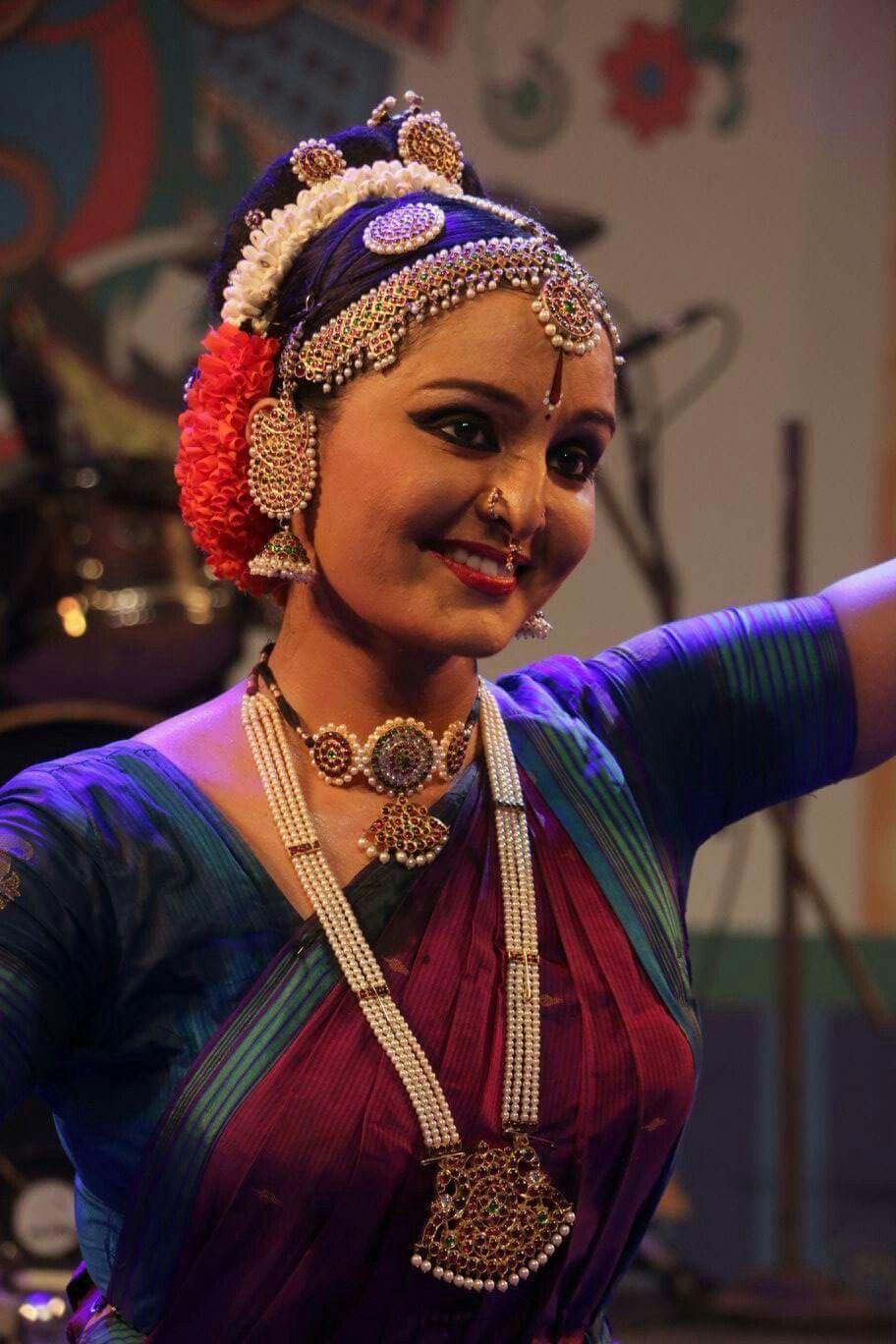 912x1368 Kuchipudi..à classical dance art form by Manju warrior.. Indian classical dancer, Bharatanatyam poses, Actresses