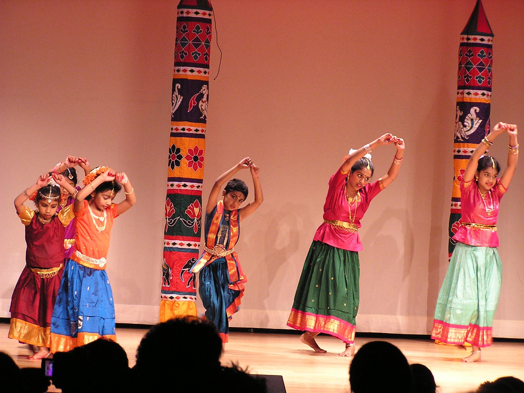 2048x1536 Dance Performance Photo