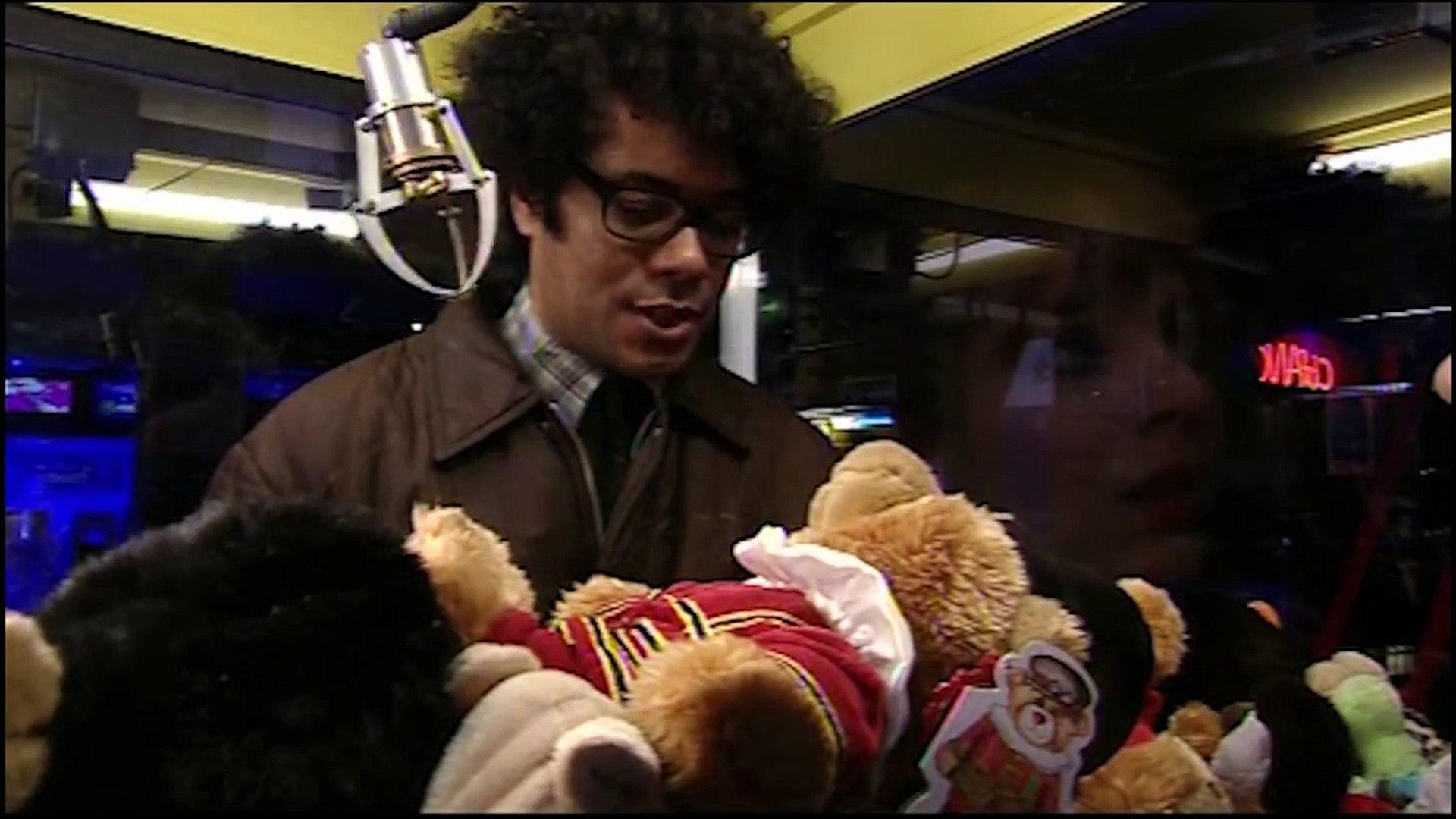 1920x1080 Moss & the iPhone The IT Crowd. Series 4 episode 4 Italian For Beginners