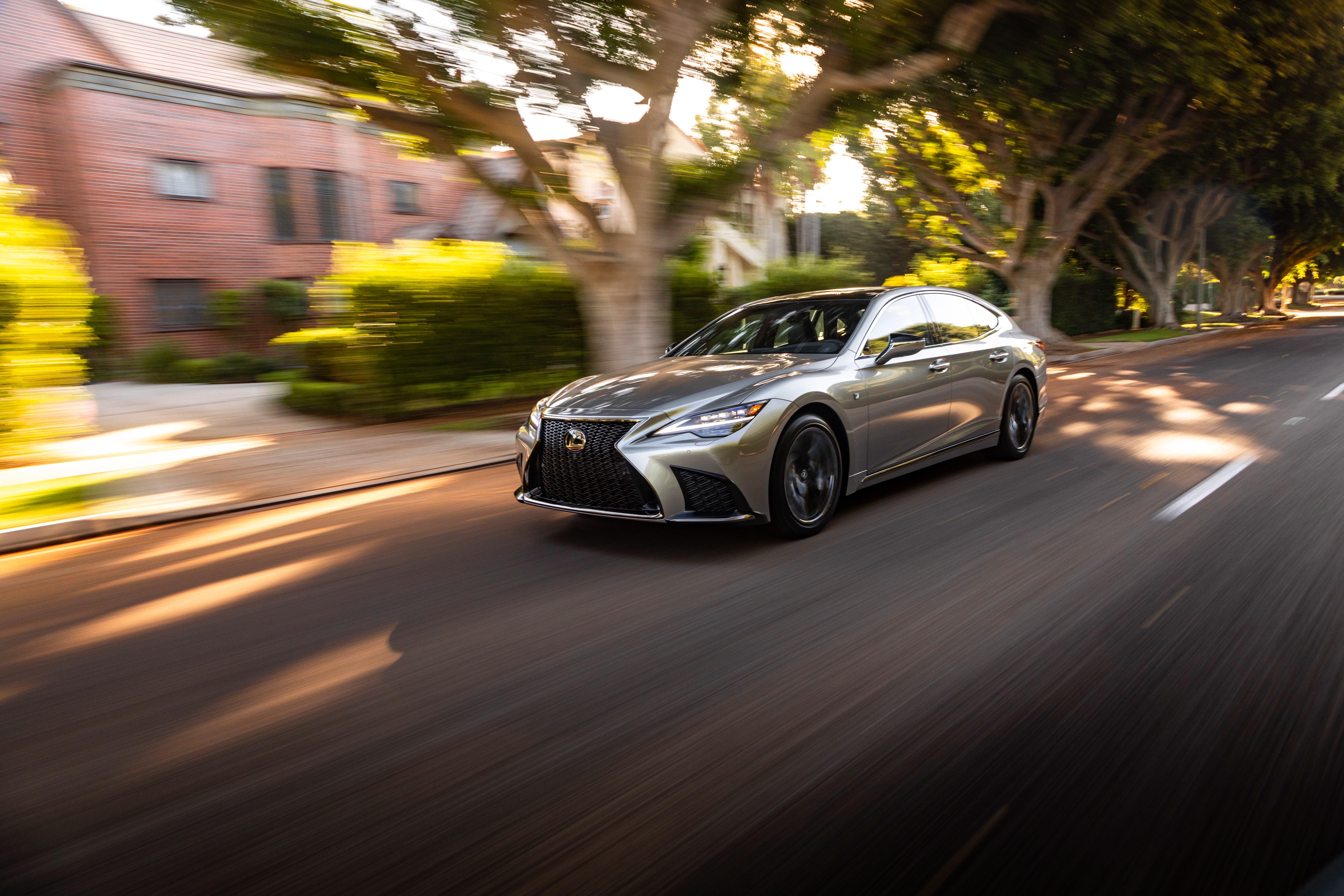 6720x4480 Lexus LS500's Edgy Styling Belies Its Soft Side