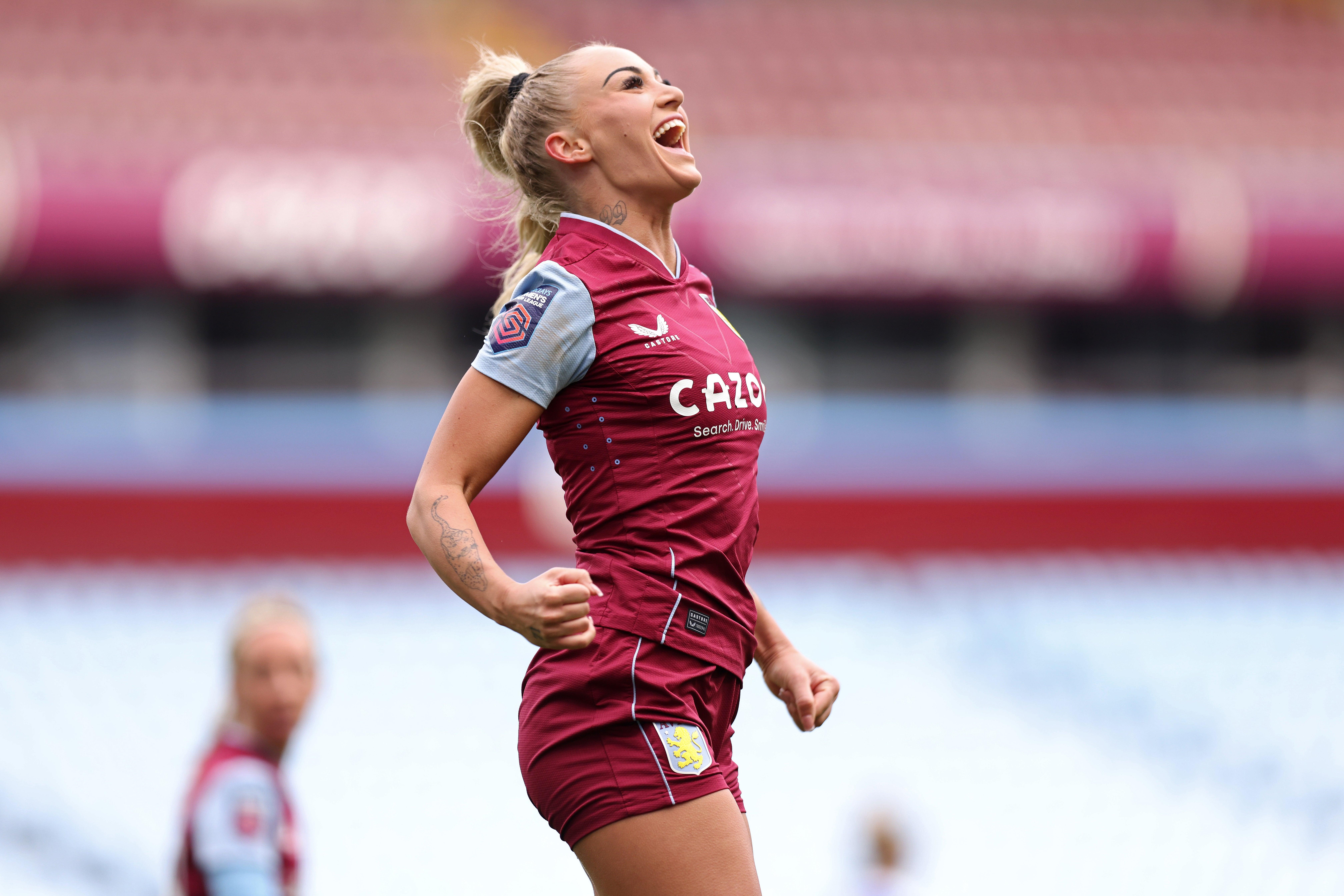 8063x5378 Marcus Rashford saves Aston Villa star Alisha Lehmann from male mob in nightclub
