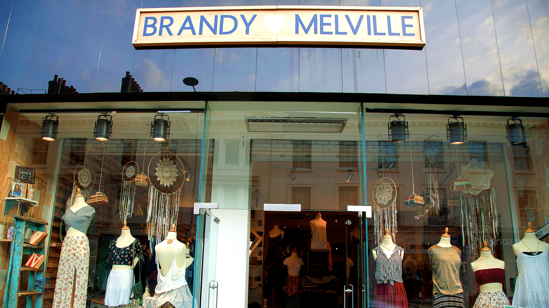1920x1080 Brandy Melville accused of racism and fat shaming