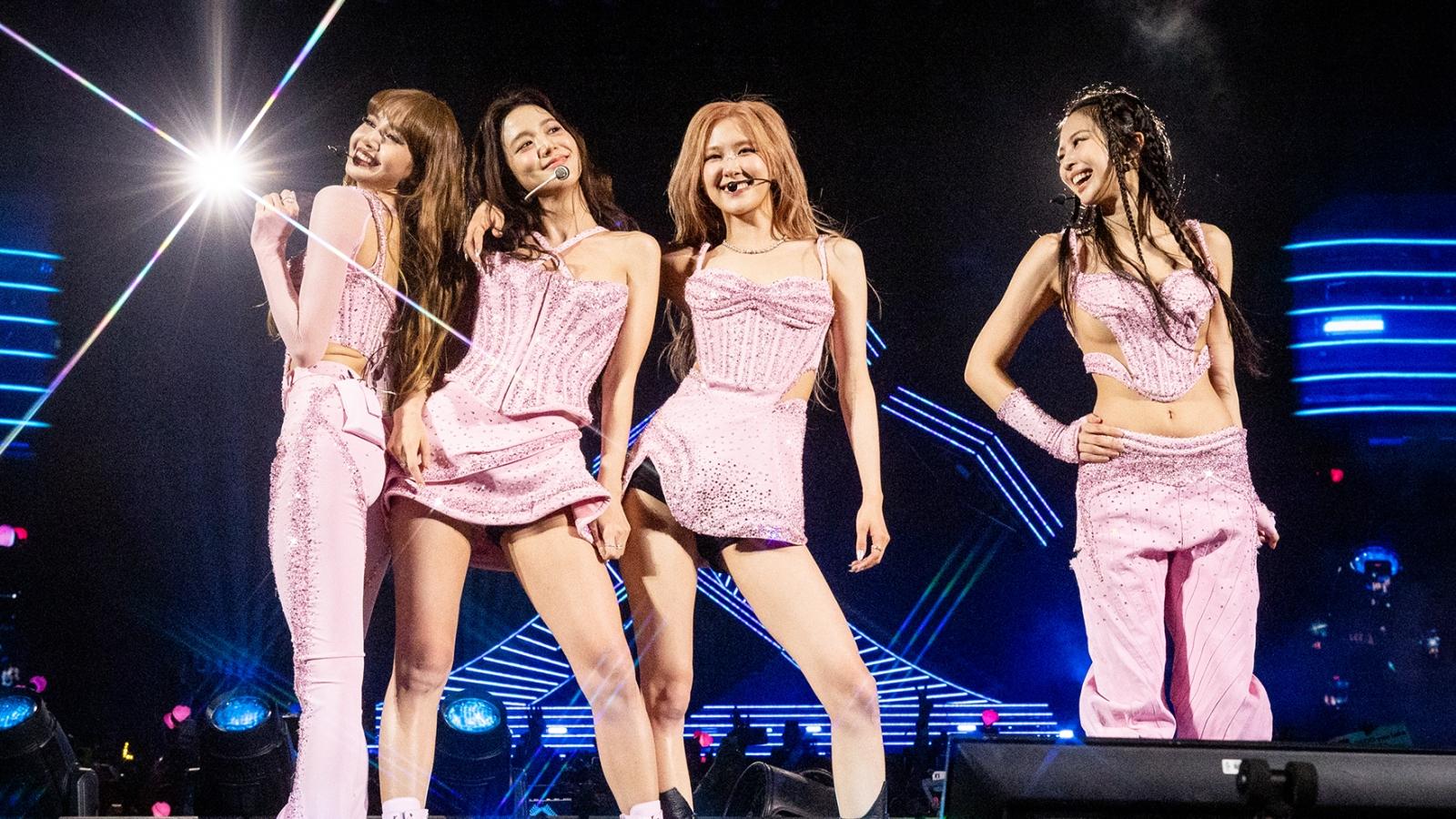 1600x900 Blackpink at Coachella: Group Thanks Fans for Supporting Historic Set