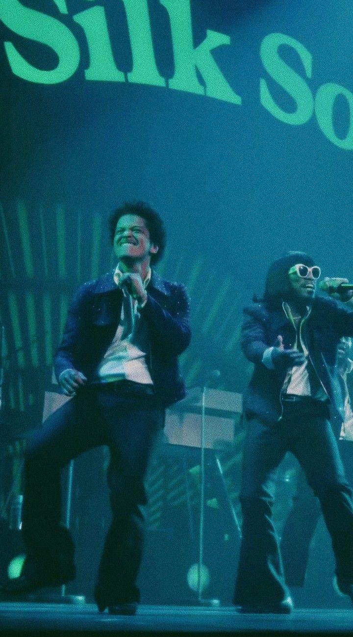 720x1298 Bruno Mars and Anderson Paak in Silk Sonic. Bruno mars, Concert aesthetic, Anderson paak