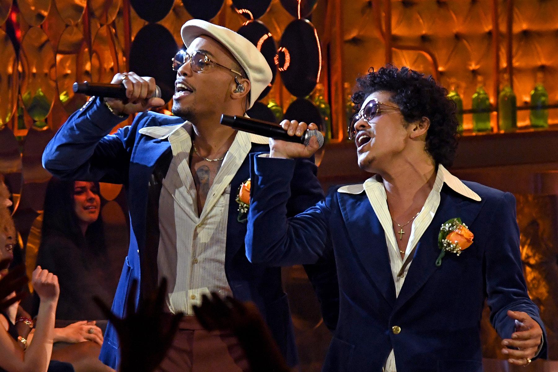 1800x1200 Bruno Mars and Silk Sonic Kick Off Las Vegas Residency: Review