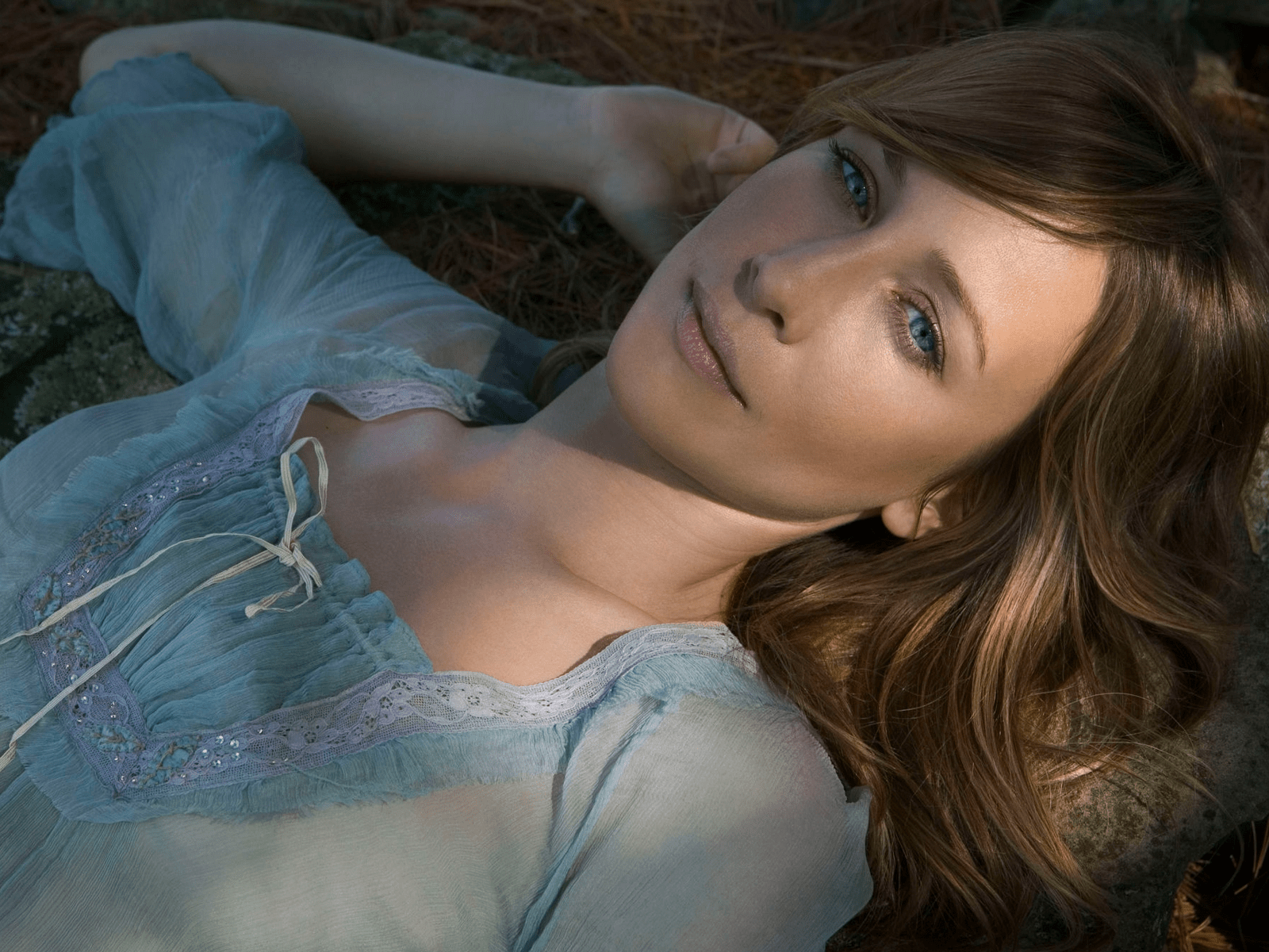 1600x1200 Vera Farmiga Farmiga Wallpaper