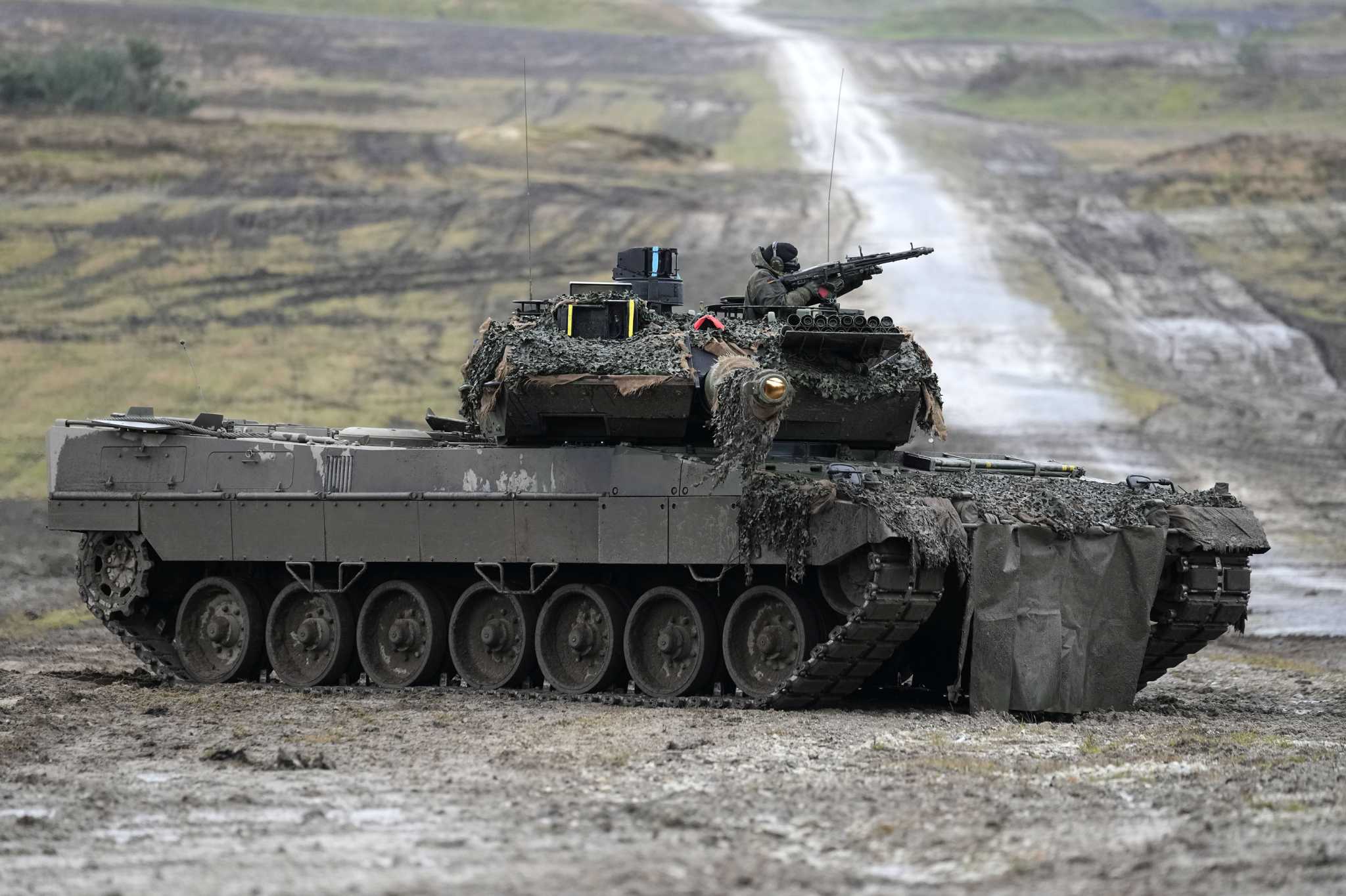 leopard-2-wallpapers-top-free-leopard-2-backgrounds-wallpaperaccess