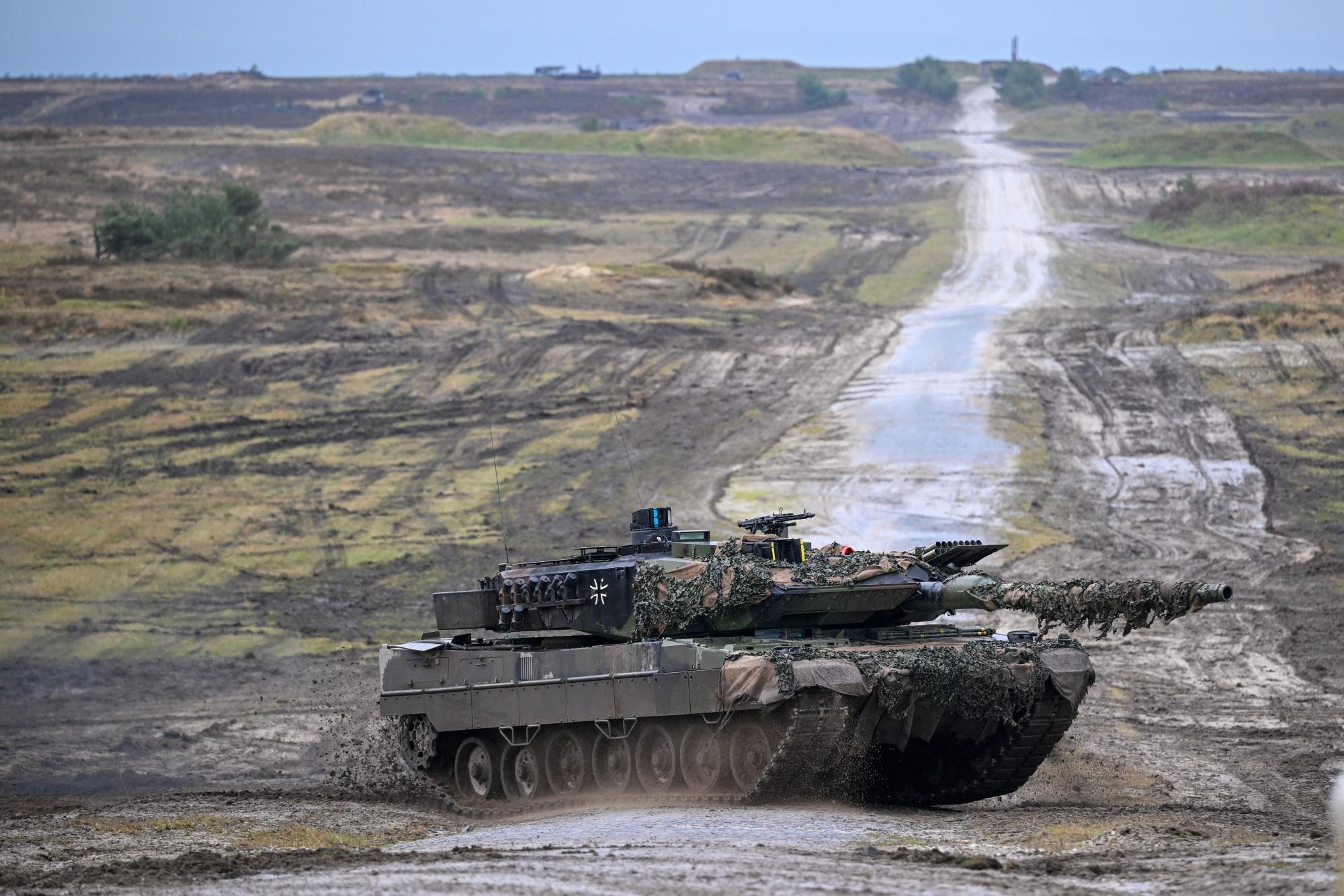 2000x1333 Ukraine Latest: Sweden, Germany Pledge Almost 30 Tanks to Arm Ukraine Battalion