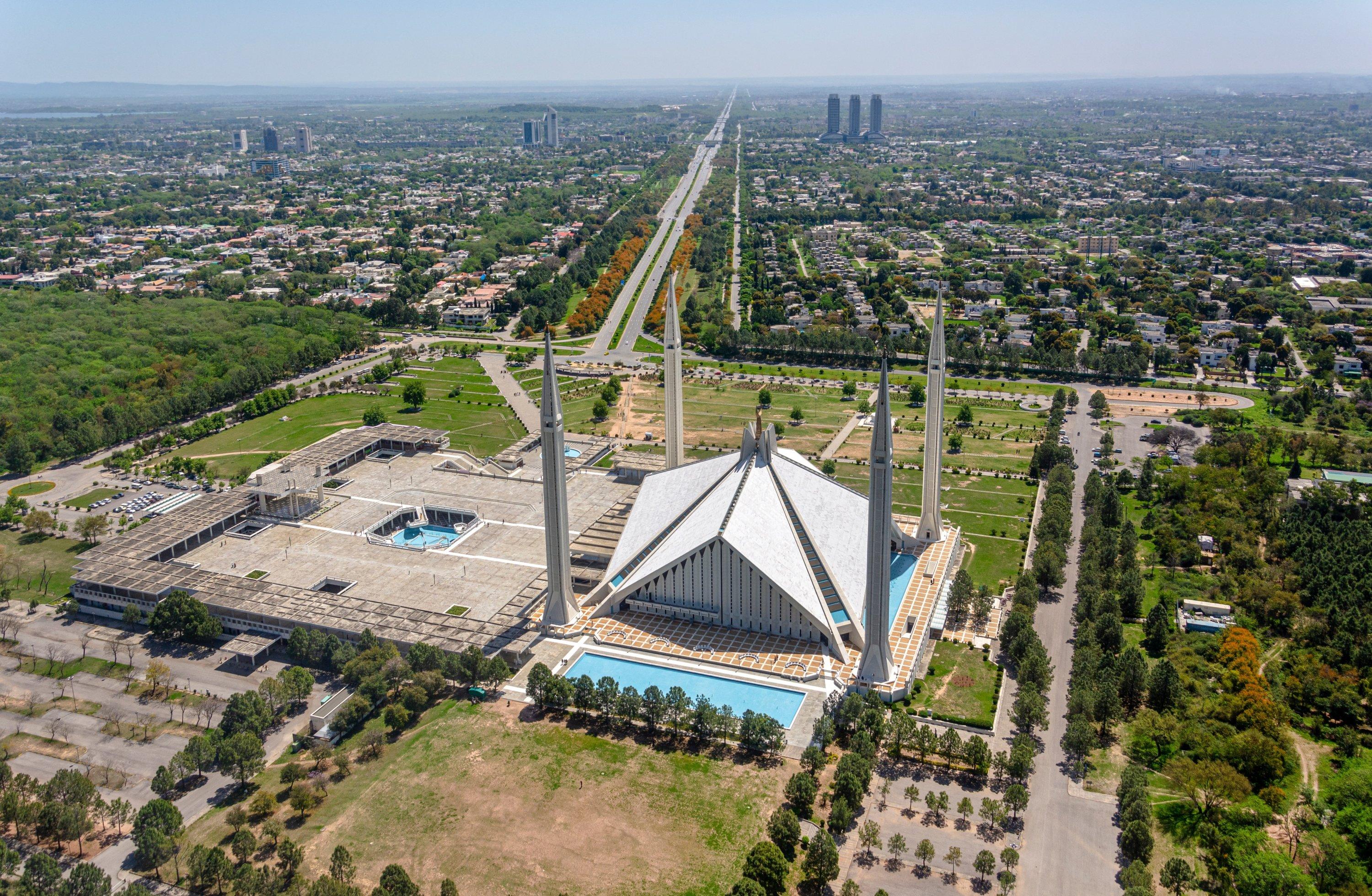 3000x1960 Faisal Mosque: National treasure in Pakistan designed