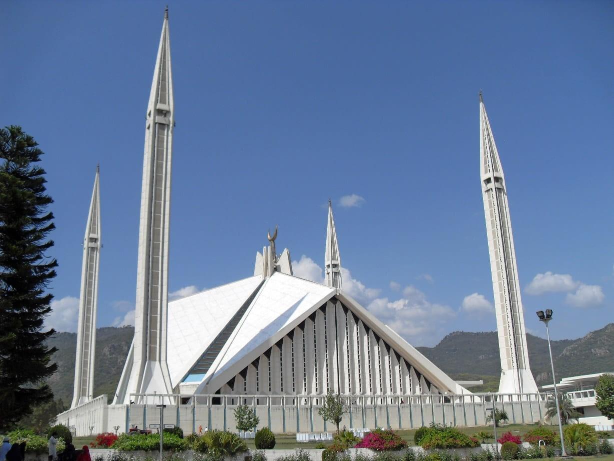 1229x922 Wallpaper / religion, mosque, masjid, faisal, spire, architectural column, building exterior, Elevation, nature, built Structure, public domain, view, photo, temple free download