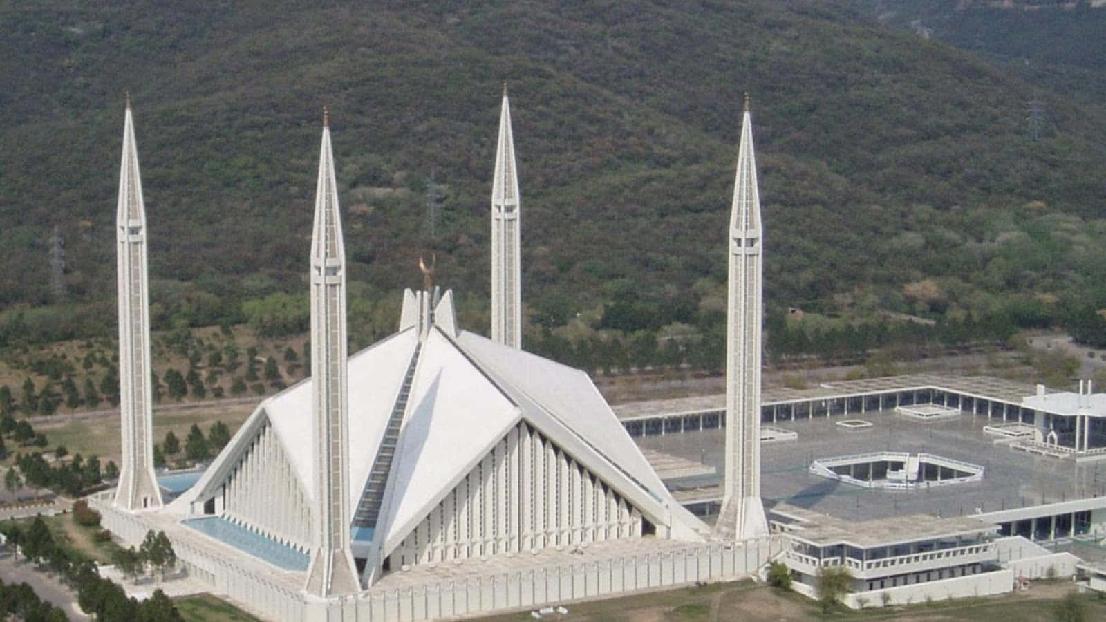 1600x900 Download A Beautiful View of Faisal Mosque, Islamabad, Pakistan
