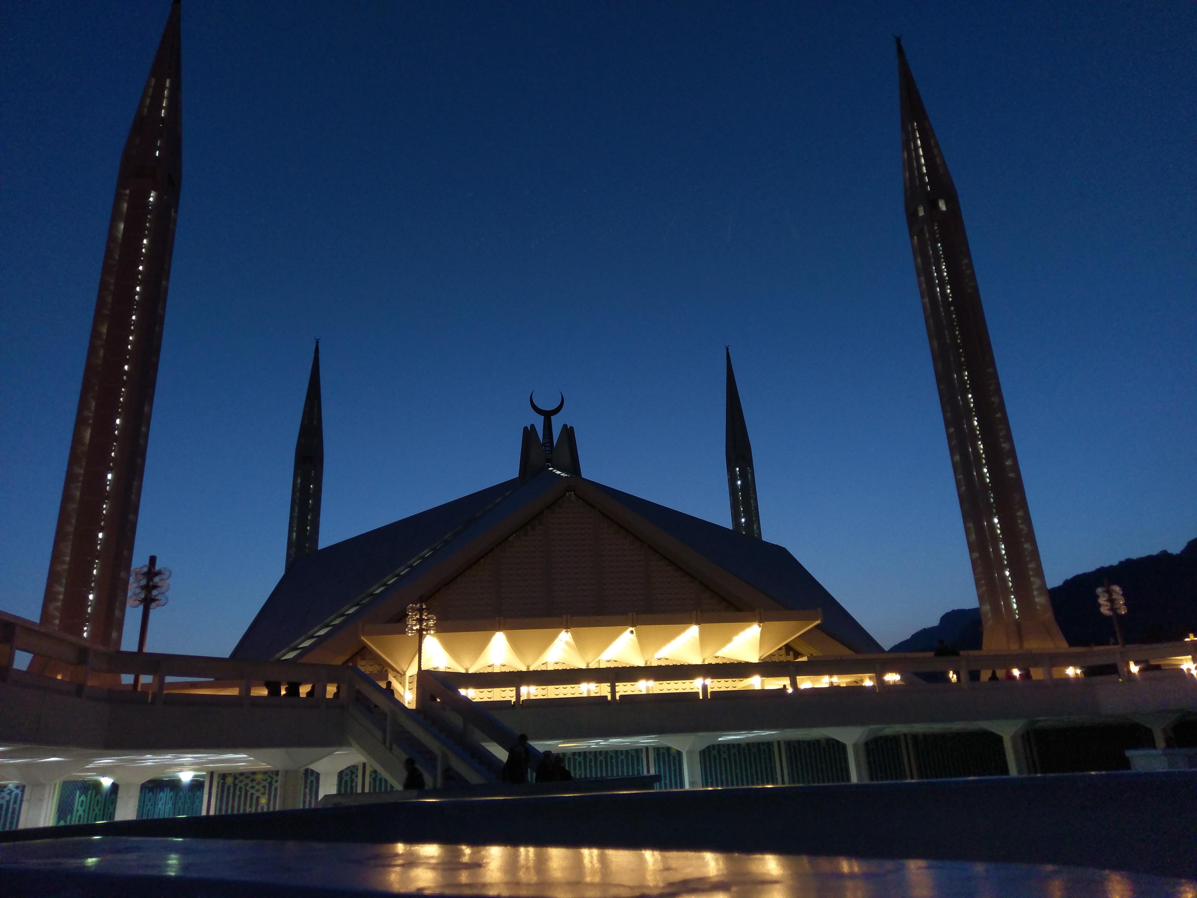 4000x3000 Faisal Mosque at night, Islamabad