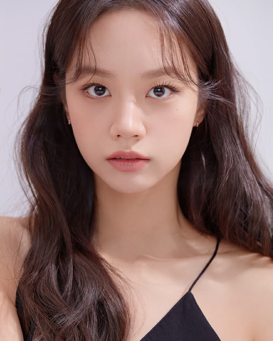 884x1105 Girl's Day Hyeri To Possibly Star in New Fantasy Drama With Highlight Doo Joon