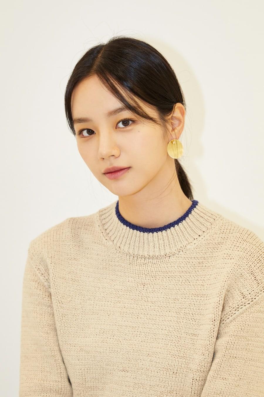 900x1350 Hyeri Talks About Boyfriend Ryu Jun Yeol, Girl's Day, And Krystal's Support For “My Roommate Is A Gumiho” + Chemistry With Jang Ki Yong